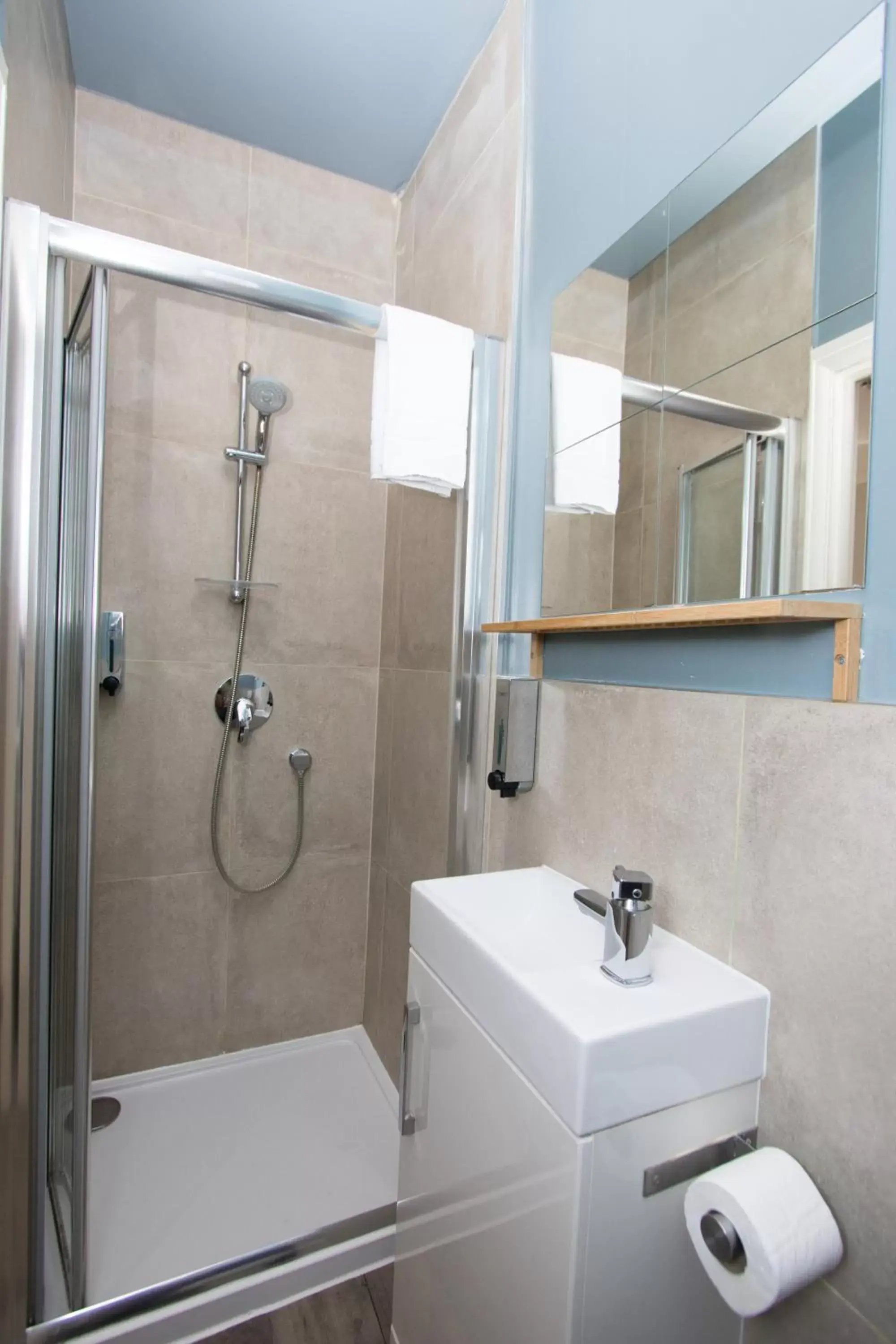 Shower, Bathroom in Westciti Caroco Aparthotel