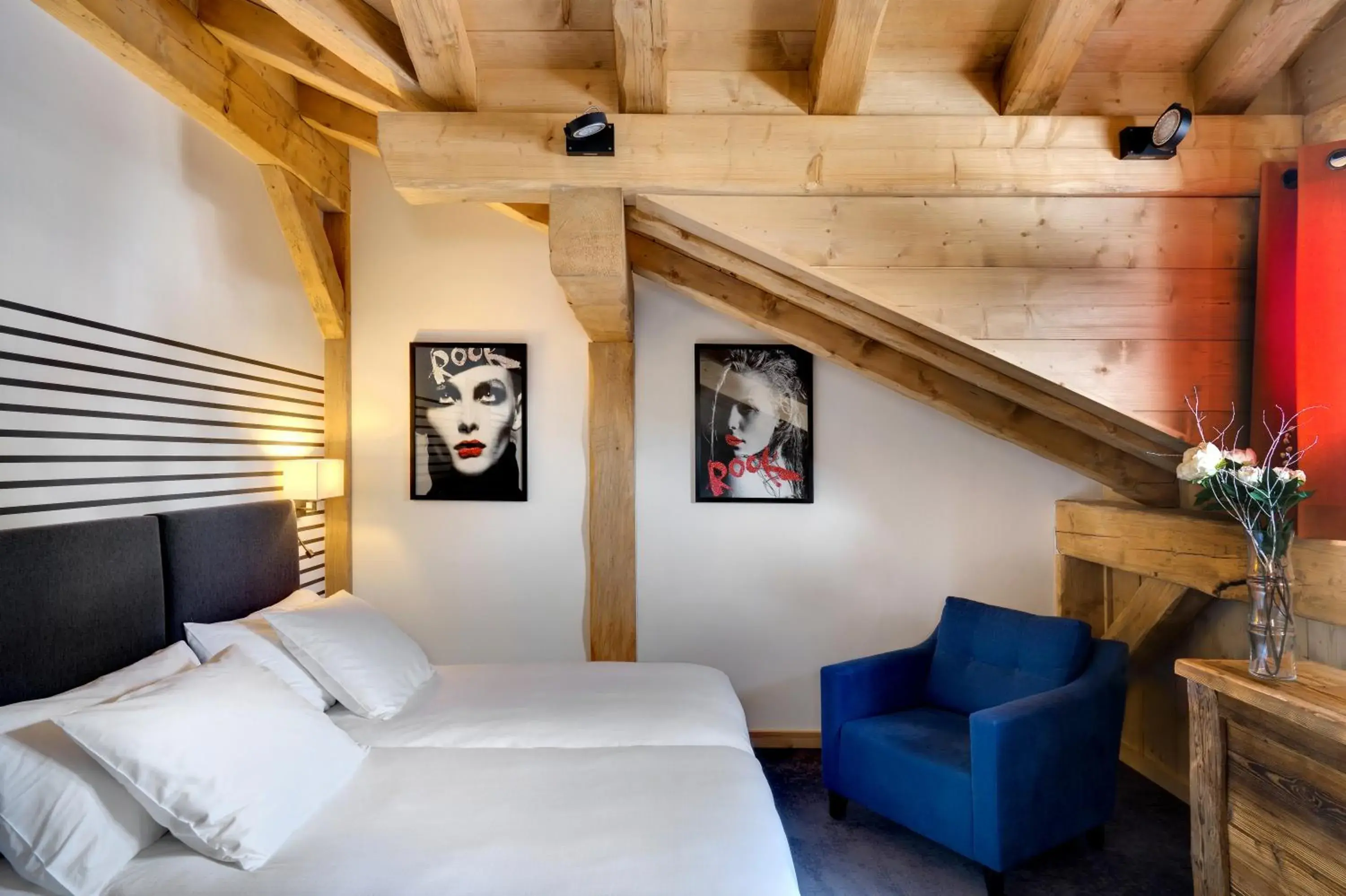 Photo of the whole room, Bed in Chalet-Hotel La Marmotte, La Tapiaz & SPA, The Originals Relais (Hotel-Chalet de Tradition)