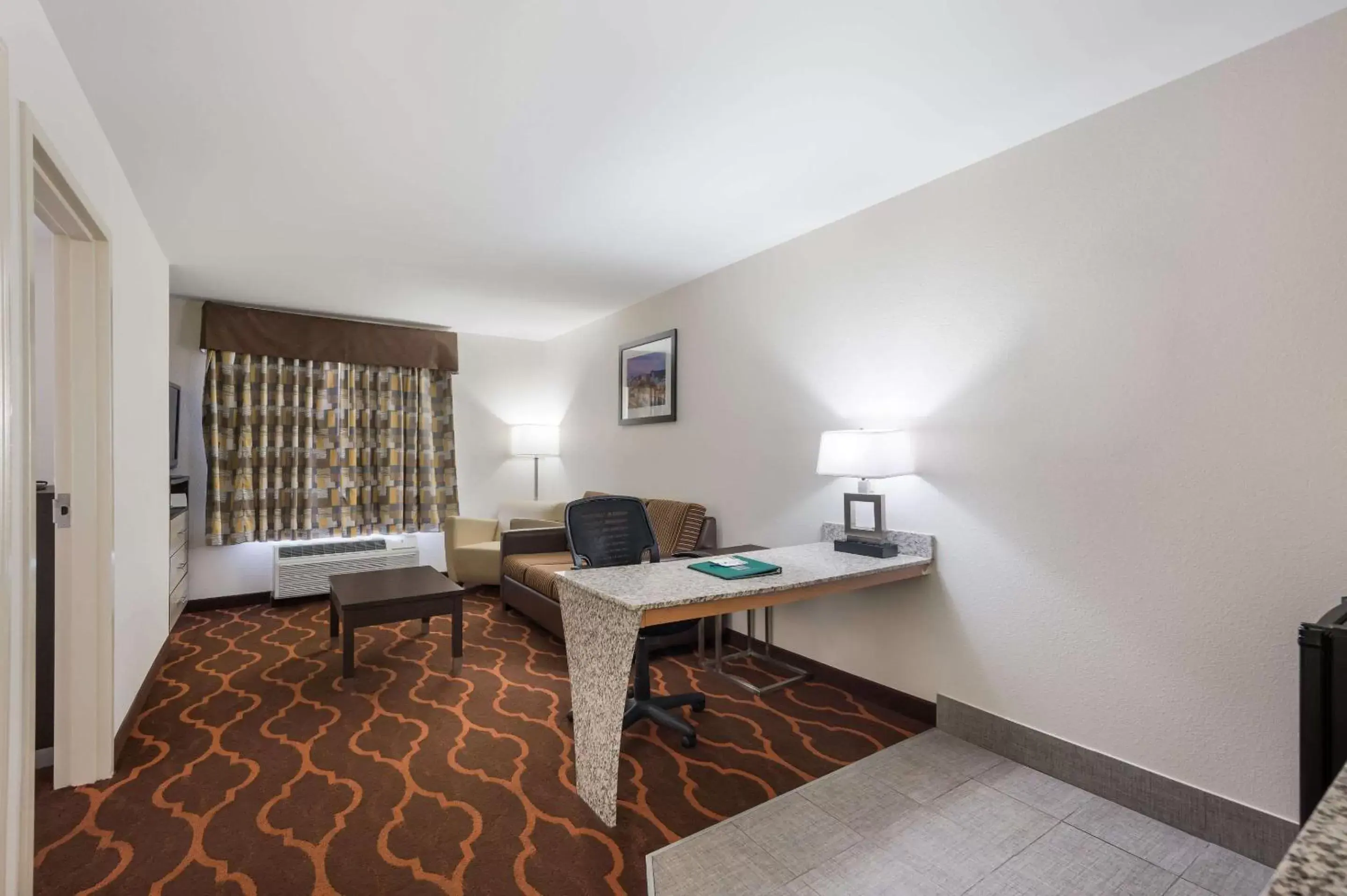 Photo of the whole room in Quality Inn & Suites Huntsville Research Park Area