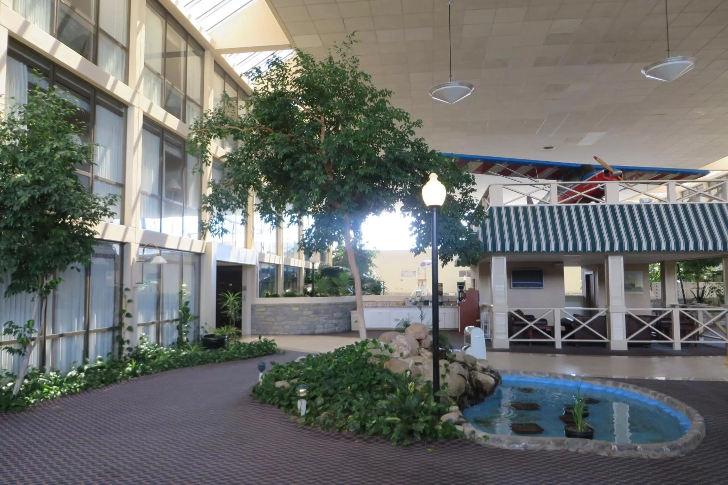 Lobby or reception in Days Inn by Wyndham Columbus Airport