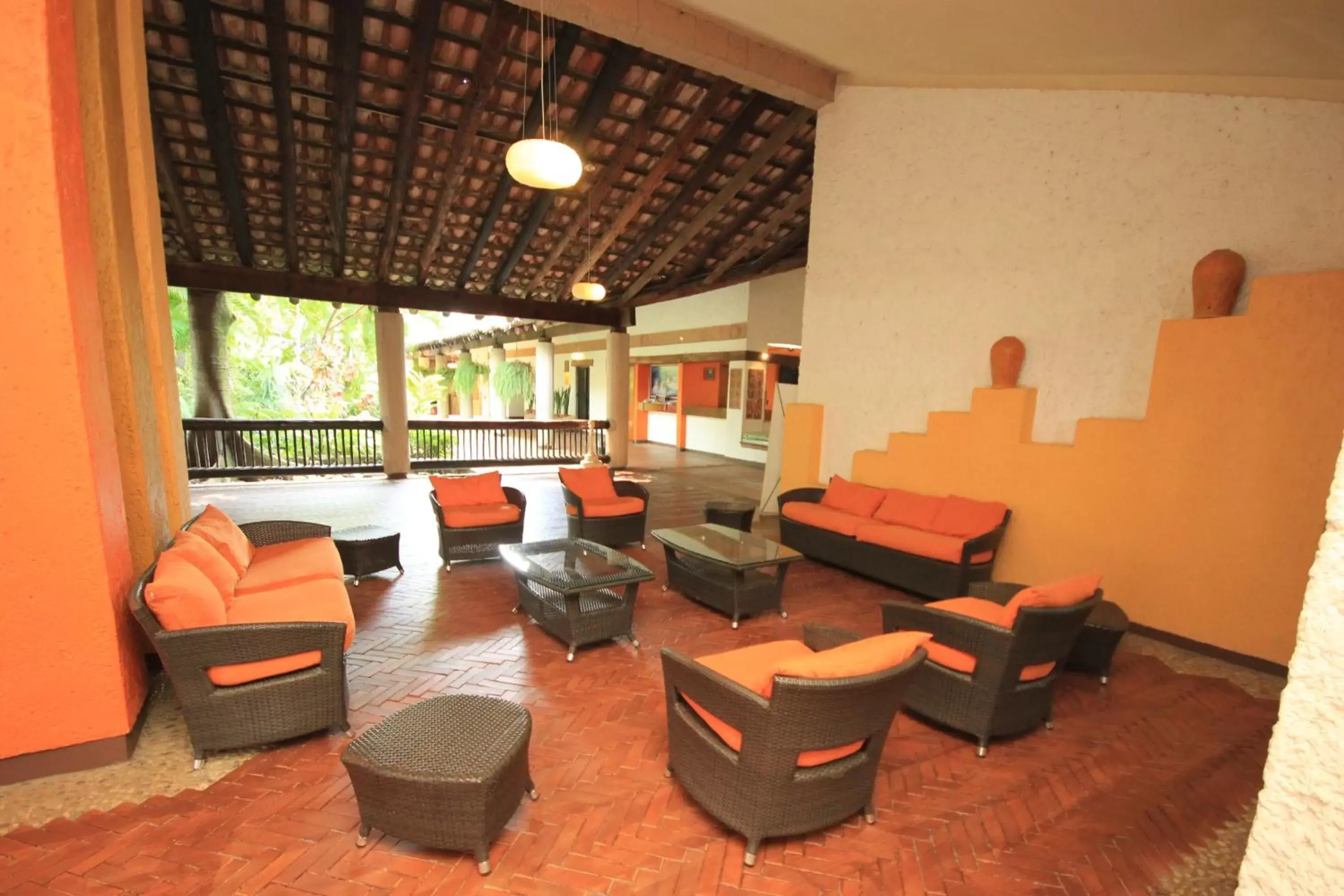 Lobby or reception, Seating Area in Hotel Ciudad Real Palenque