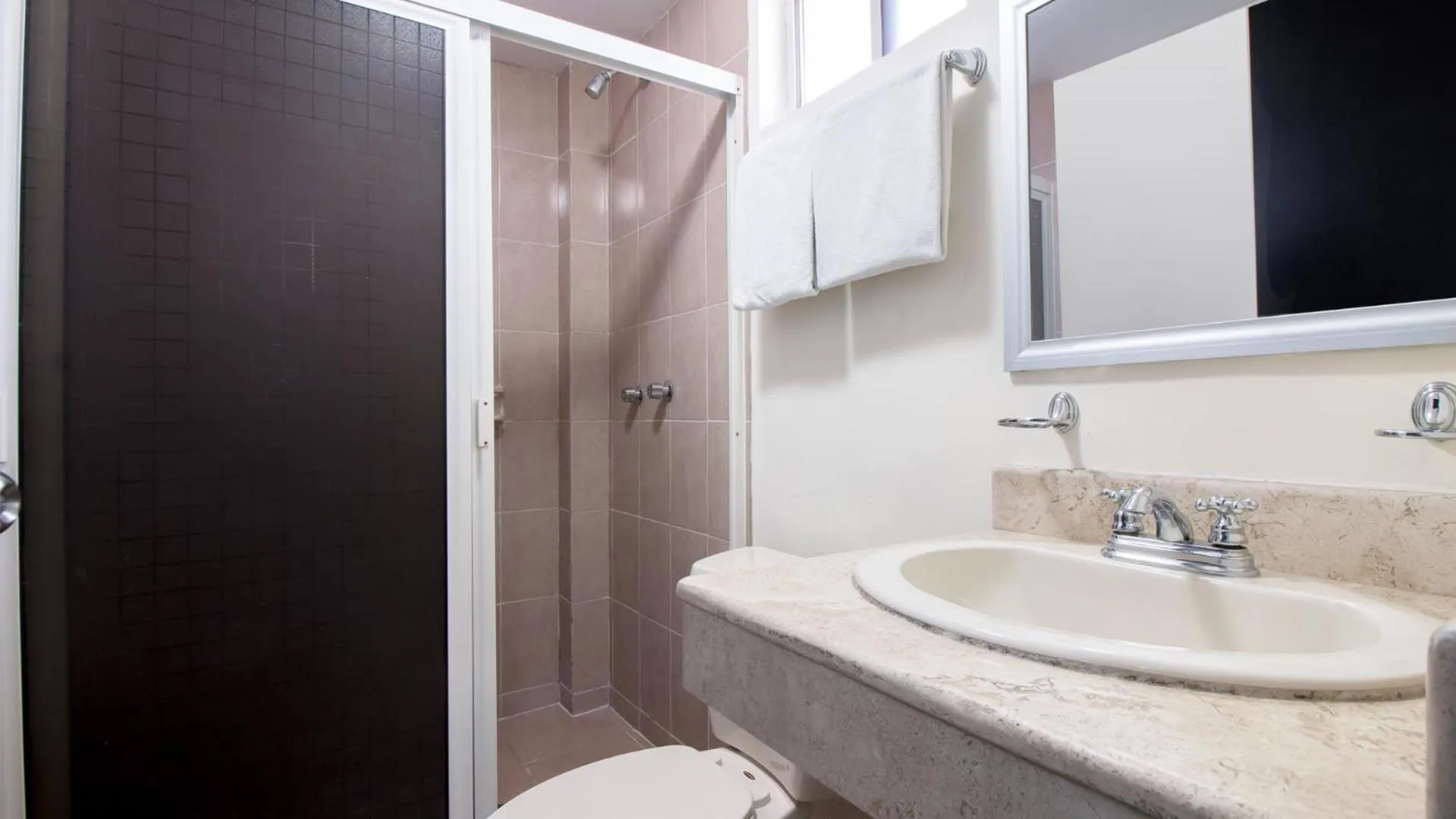 Bathroom in CHN Hotel Monterrey Santa Fe