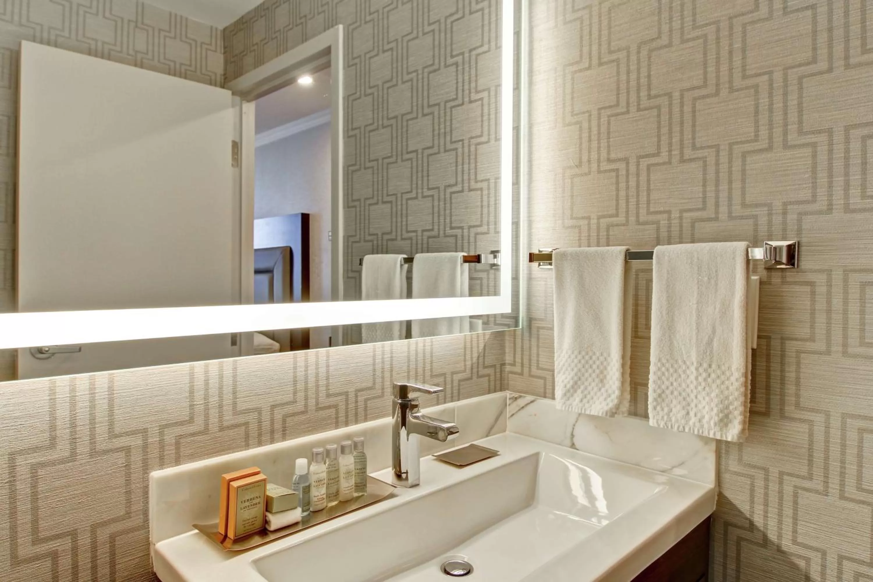 Bathroom in DoubleTree by Hilton Toronto Downtown