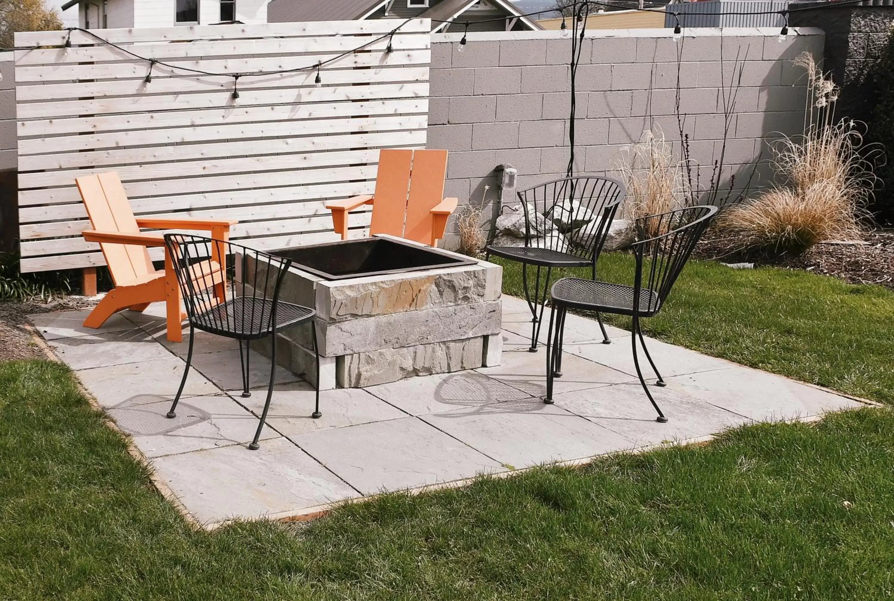 Balcony/Terrace, BBQ Facilities in Heliotrope Hotel