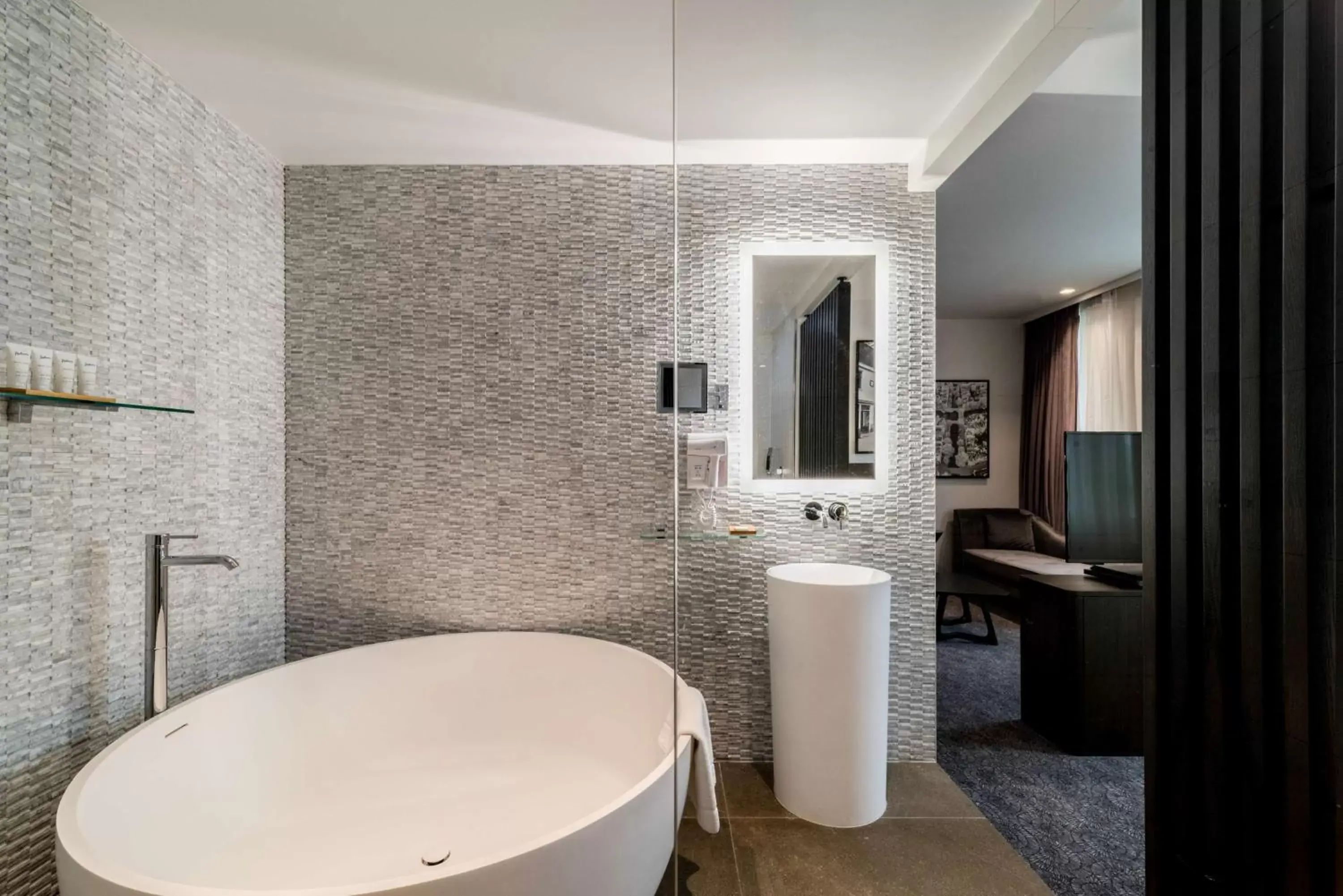 Bathroom in Radisson Hotel & Suites Amsterdam South