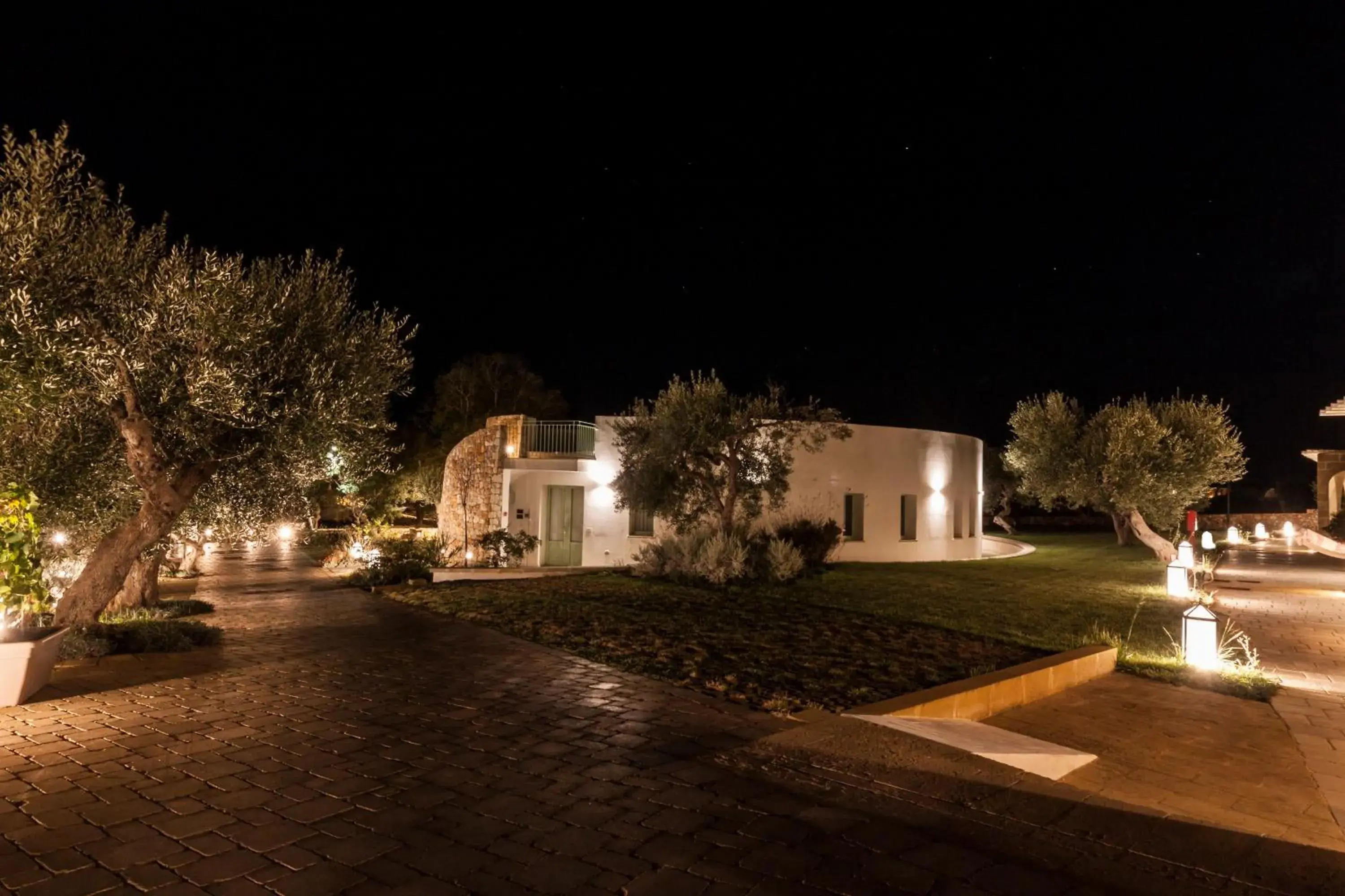 Garden, Property Building in Montiro' Hotel