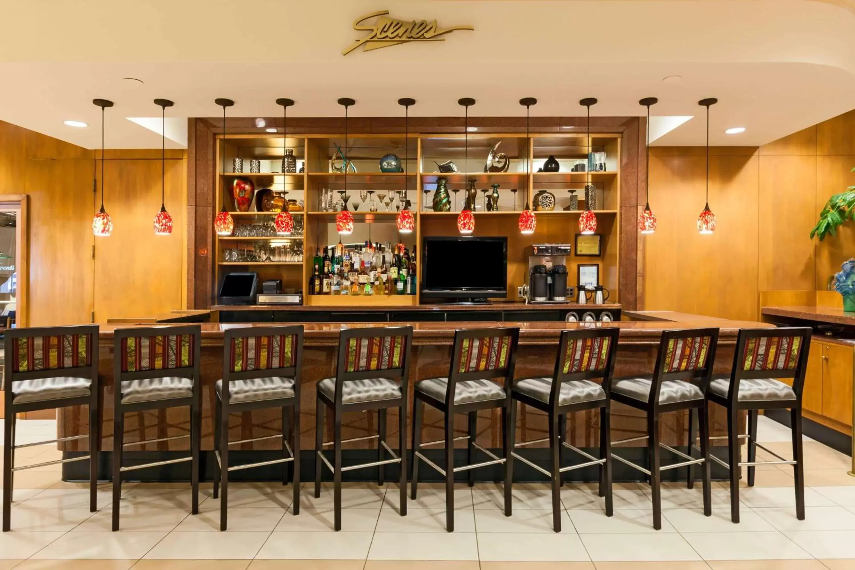 Lounge or bar in Wyndham Grand Pittsburgh Lounge or bar in Wyndham Grand Pittsburgh