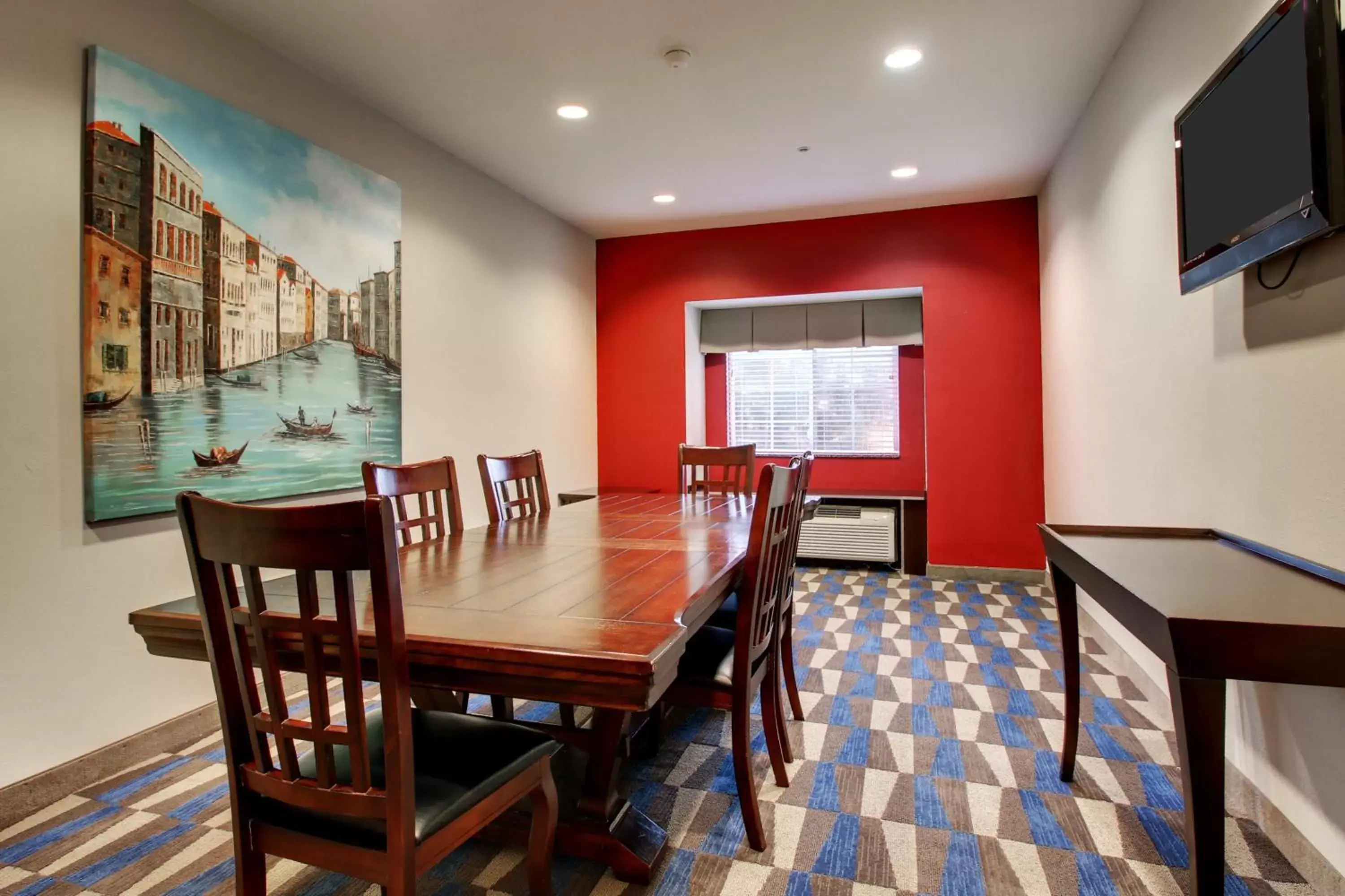 Meeting/conference room, Dining Area in Microtel Inn & Suites by Wyndham Tuscaloosa