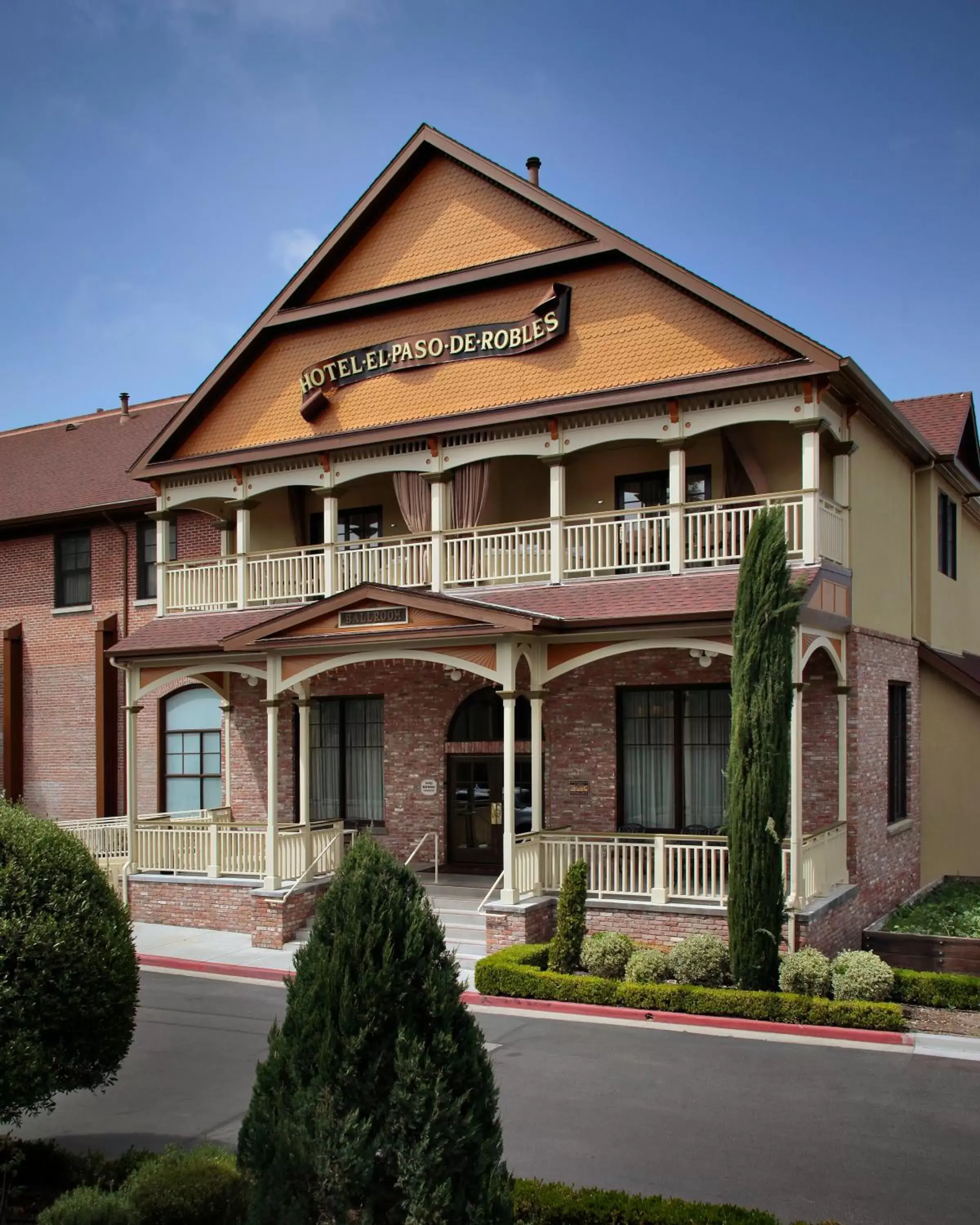 Restaurant/places to eat, Property Building in Paso Robles Inn