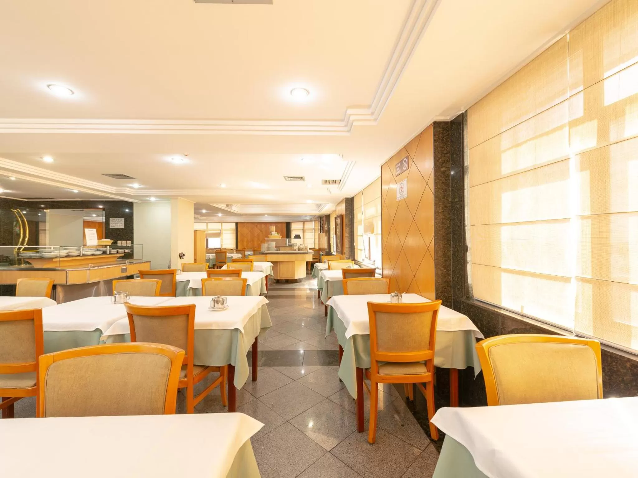 Restaurant/places to eat in Real Castilha Hotel