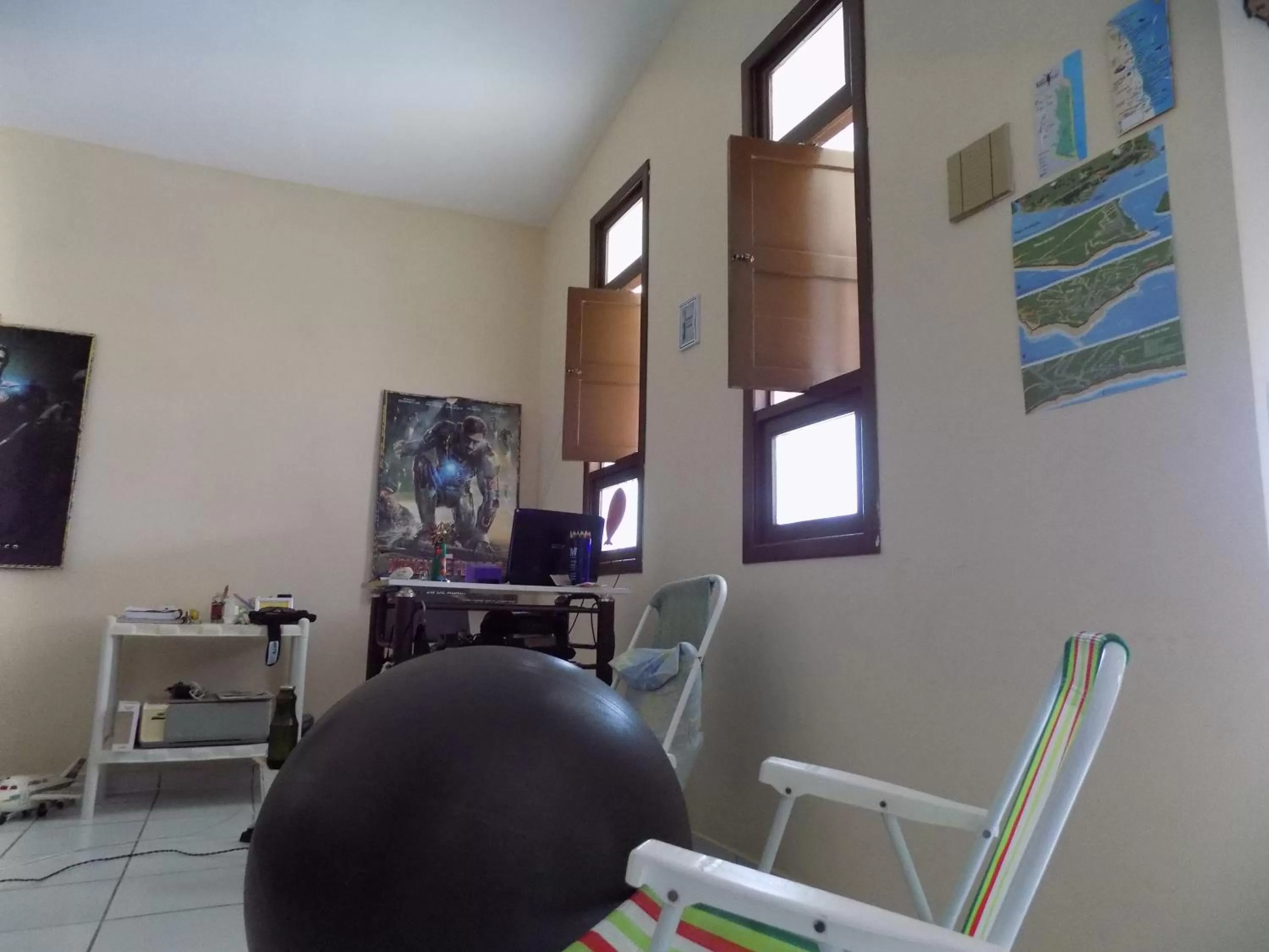 Communal lounge/ TV room in Hostel Das Canárias