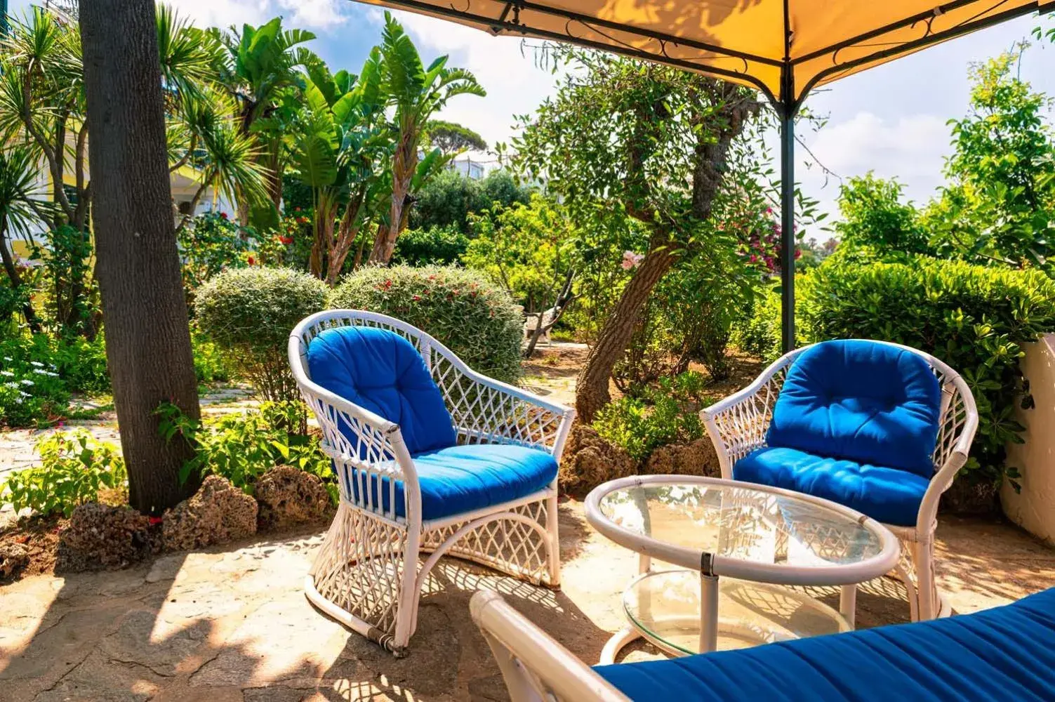 Spring, Seating Area in Hotel Capizzo