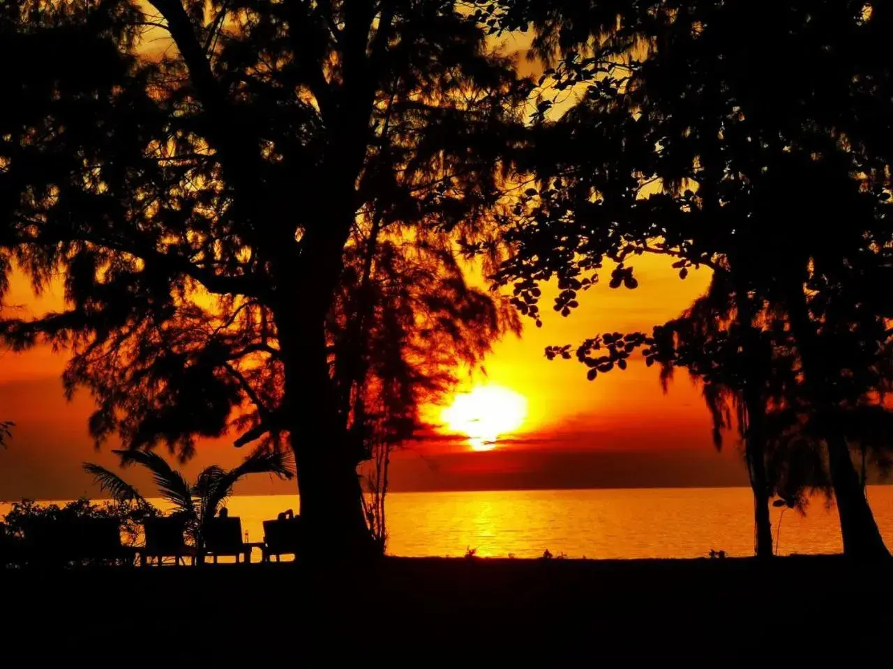 Natural landscape, Sunrise/Sunset in Eco Lanta Hideaway Beach Resort