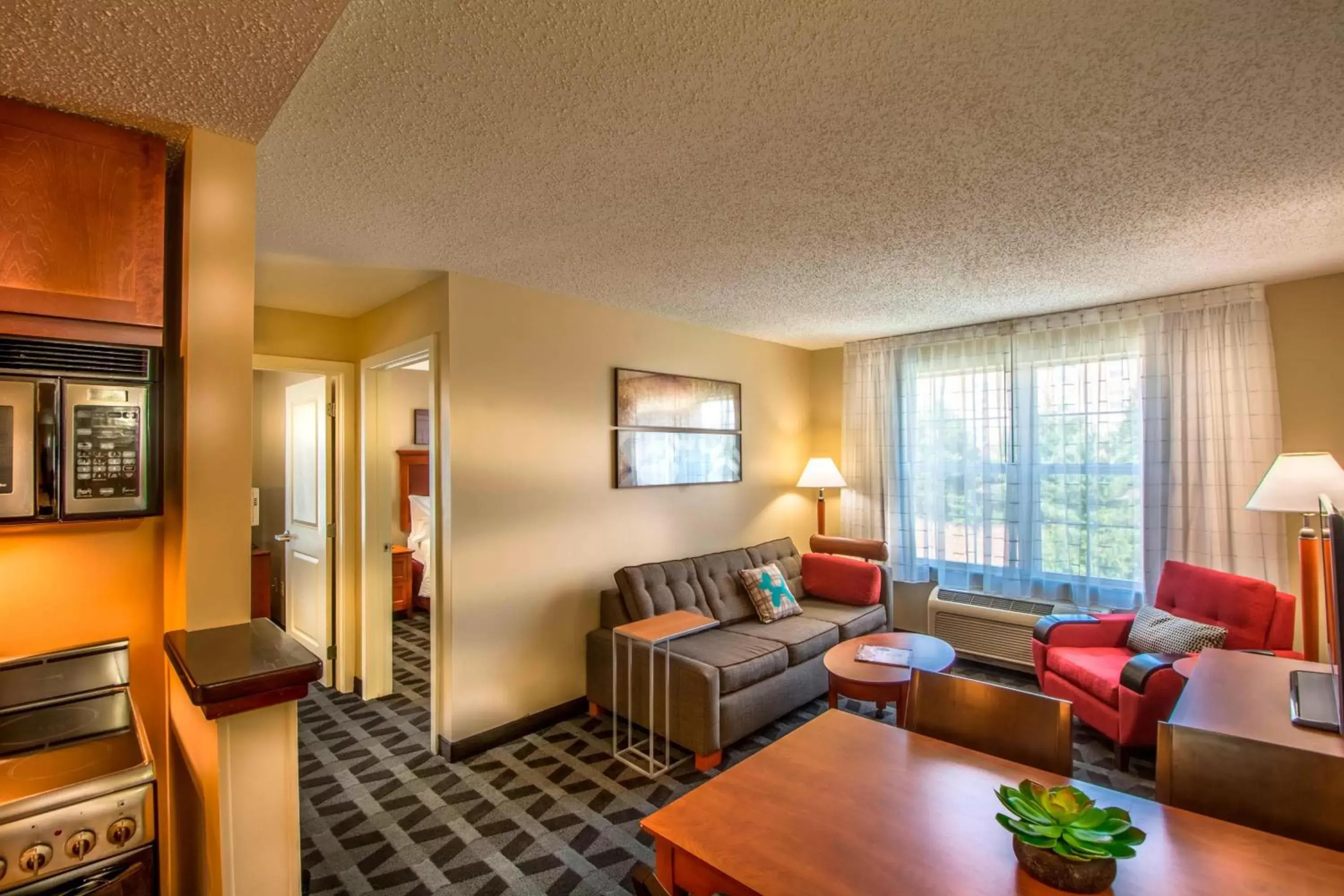 Living room, Seating Area in TownePlace Suites by Marriott Baltimore BWI Airport