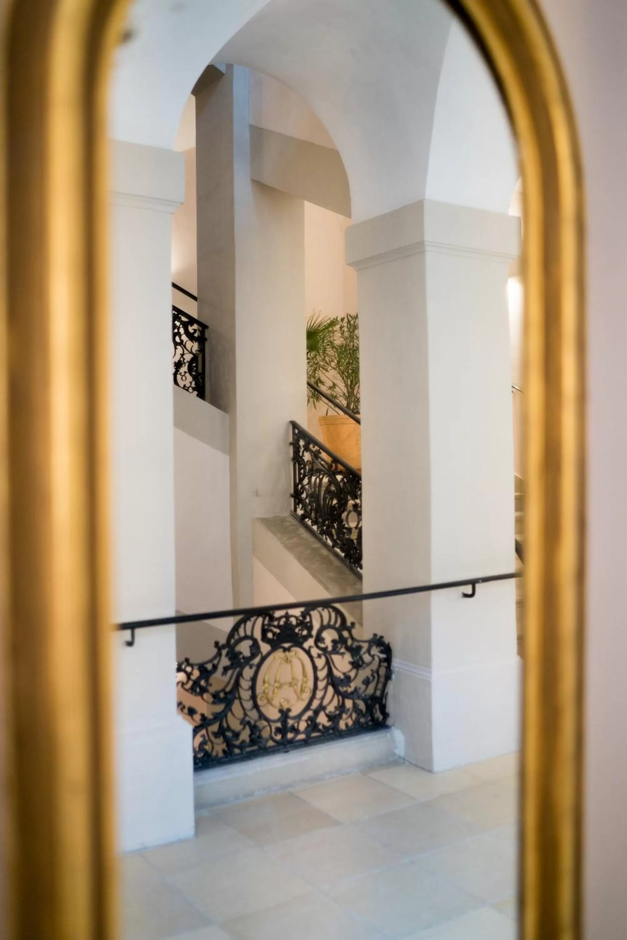 Facade/entrance, Bed in BioHotel Schloss Kirchberg