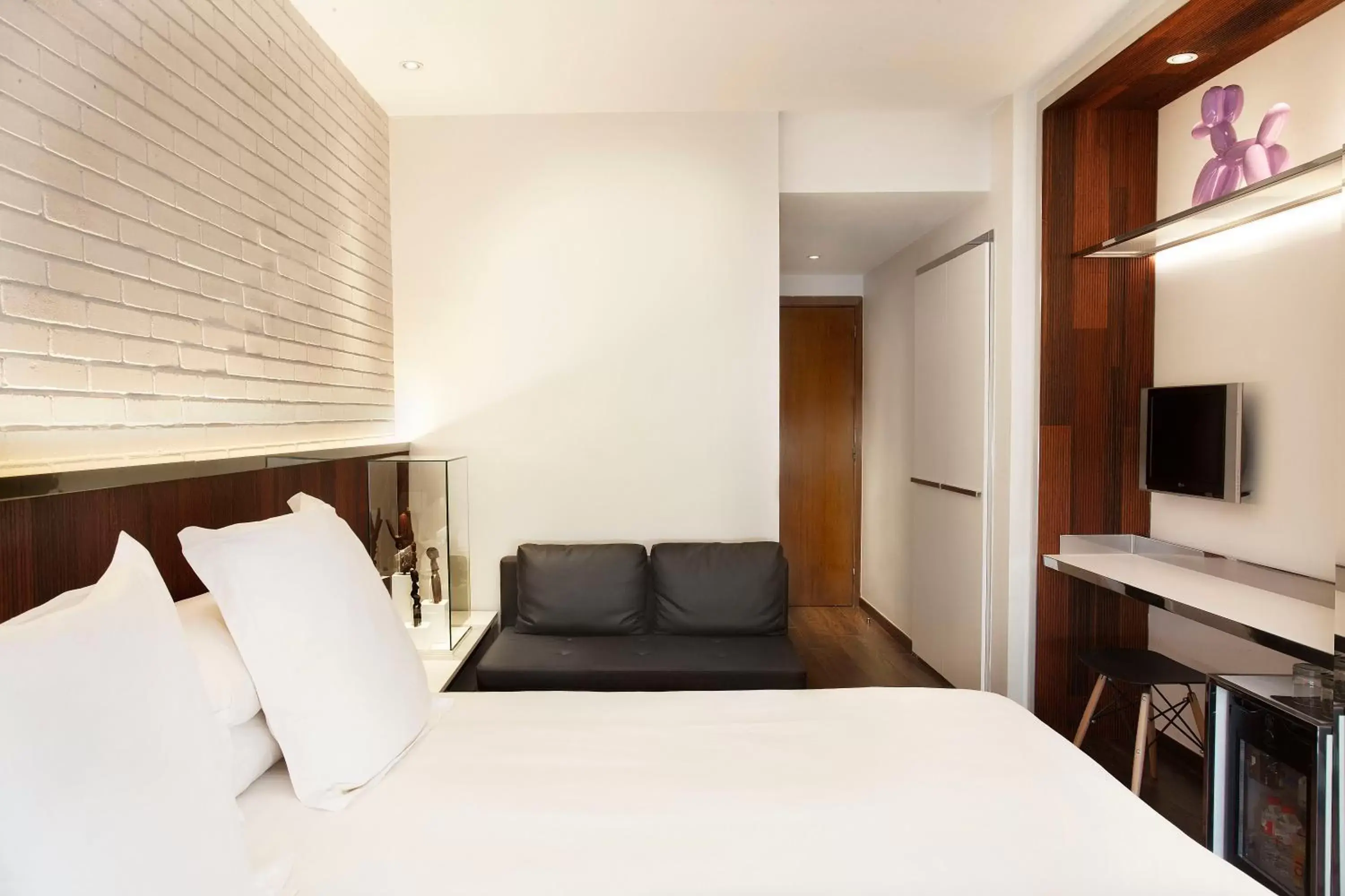 Photo of the whole room, Bed in Hotel Balmes, a member of Preferred Hotels & Resorts