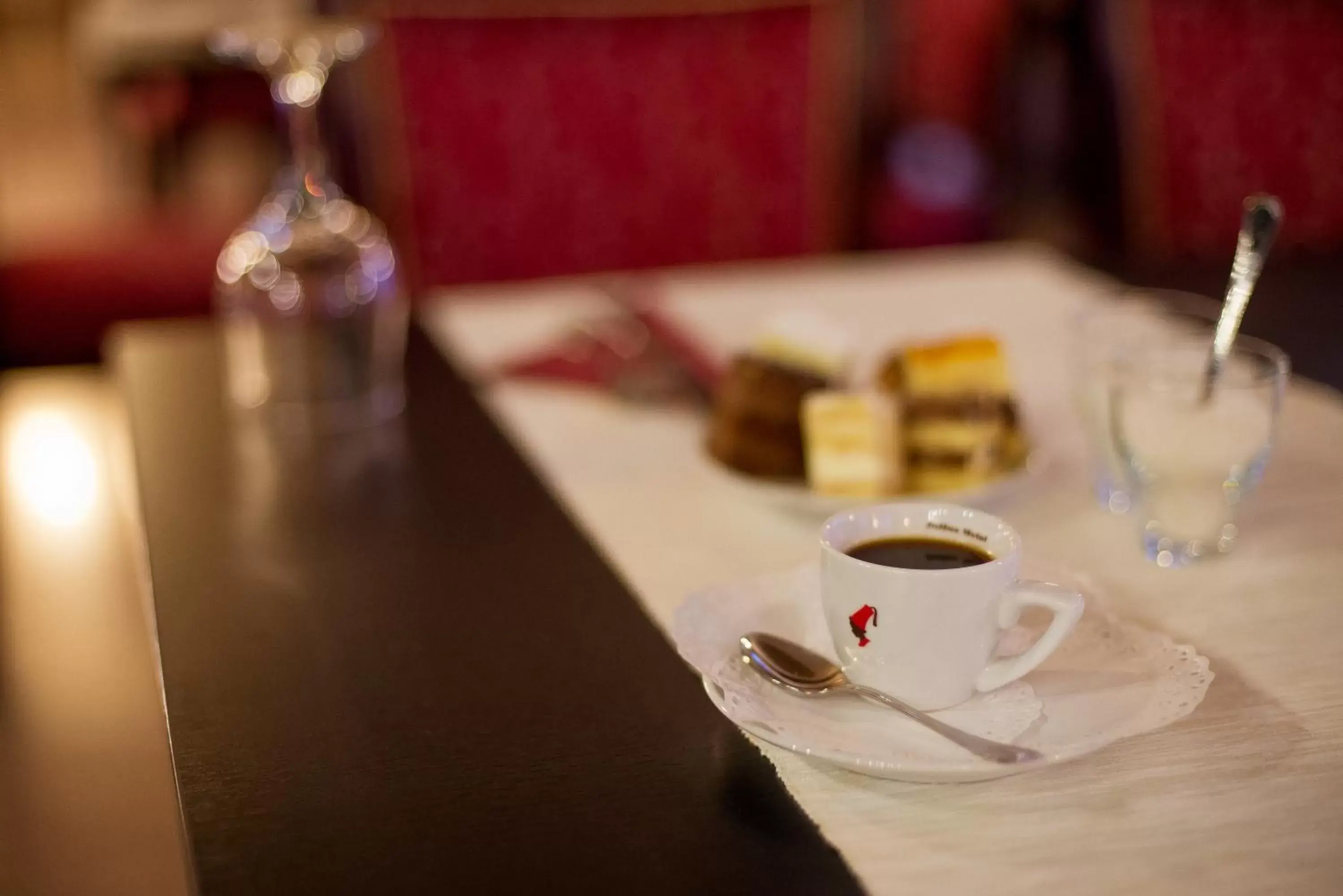 Restaurant/places to eat in Hotel Regal Restaurant/places to eat in Hotel Regal