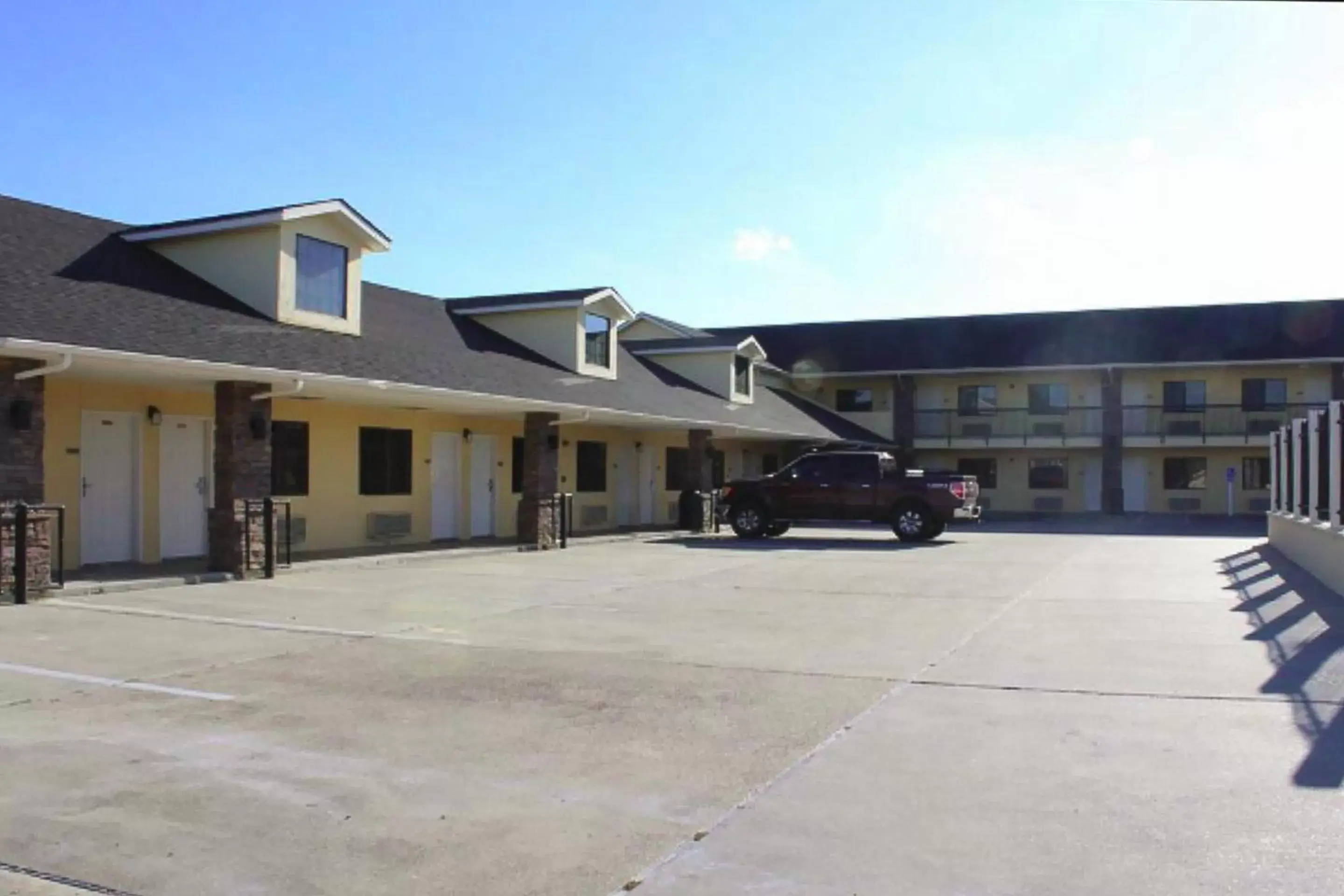 Parking, Property Building in OYO Hotel Ingleside TX