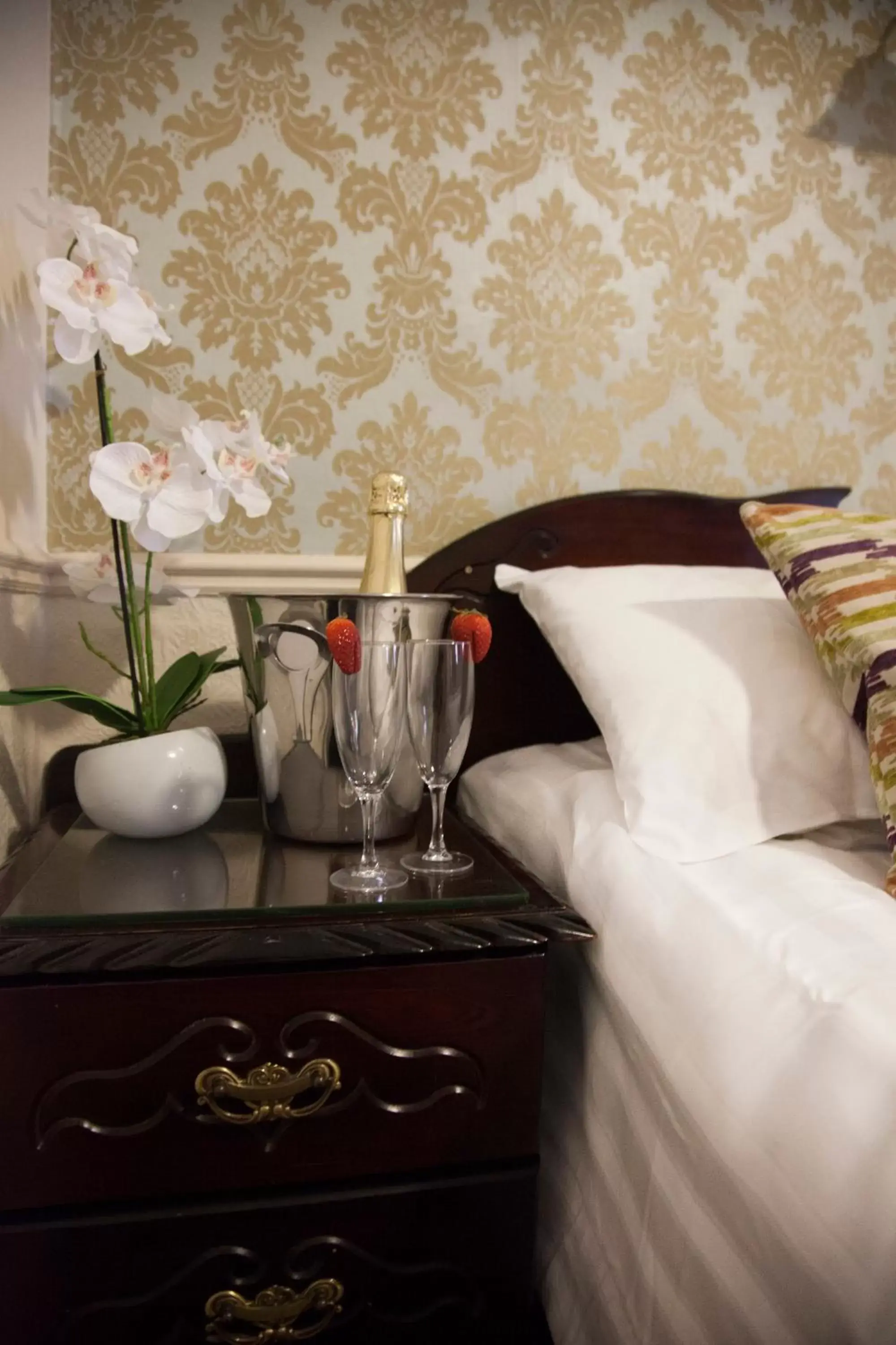 Bed in Club House Hotel Kilkenny