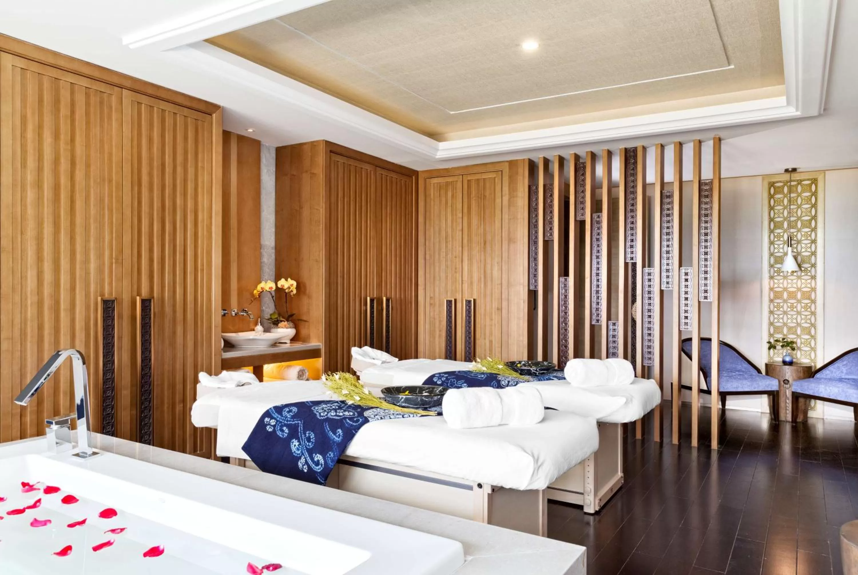 Spa and wellness centre/facilities, Bed in Hilton Dali Resort & Spa