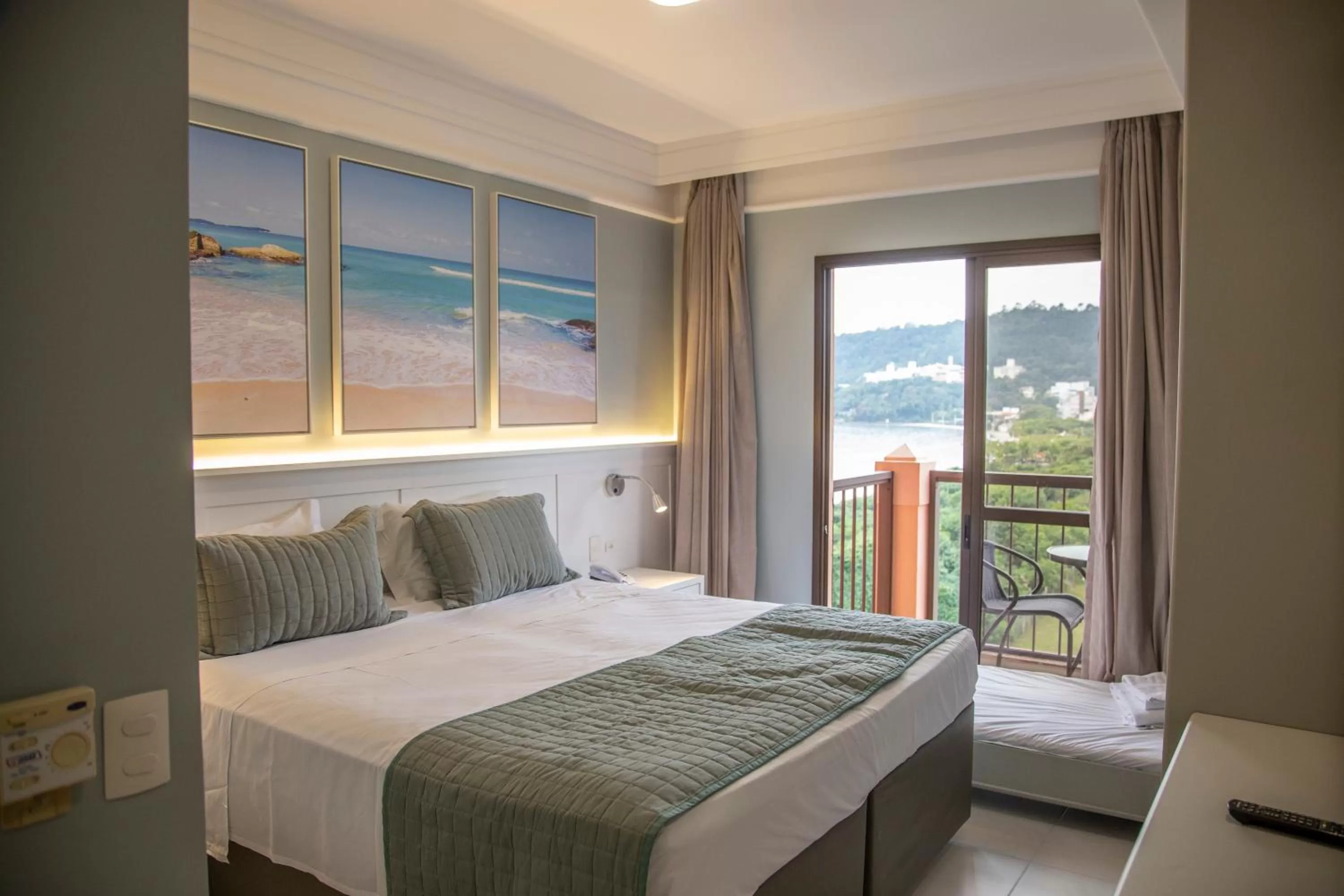 Bedroom, Bed in Jurerê Beach Village - Studio Vista Mar