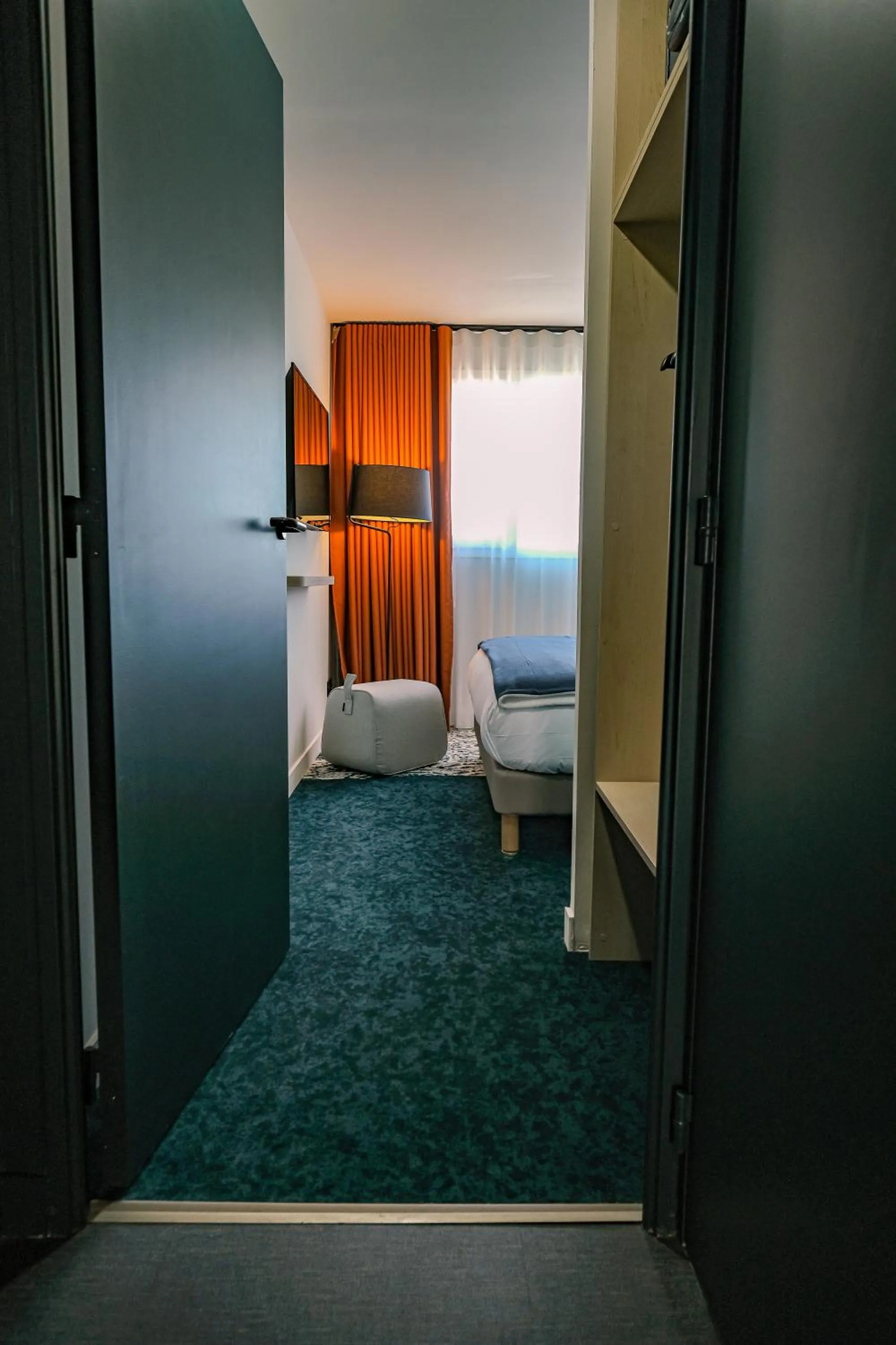 Bedroom, Bed in Live Hotels Bordeaux Lac