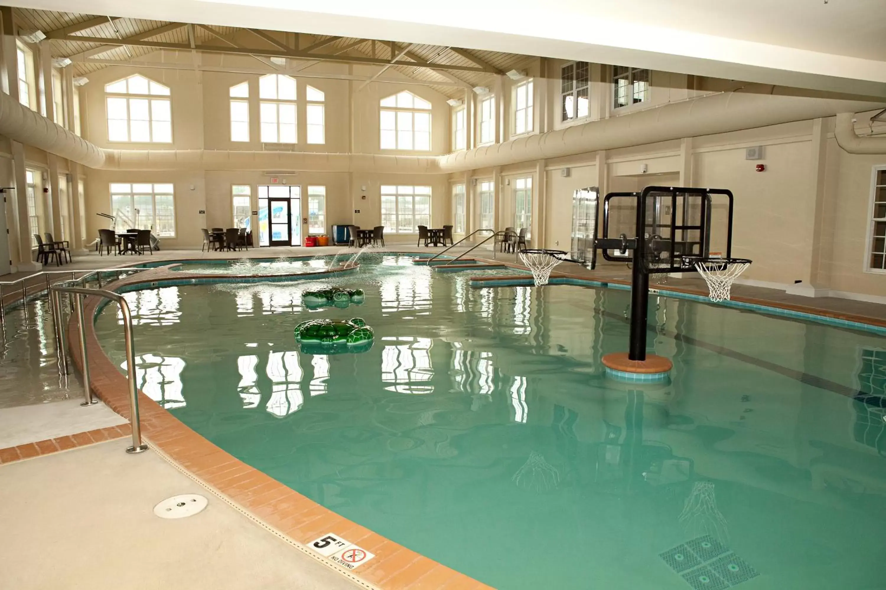 Swimming Pool in The Colonies at Williamsburg