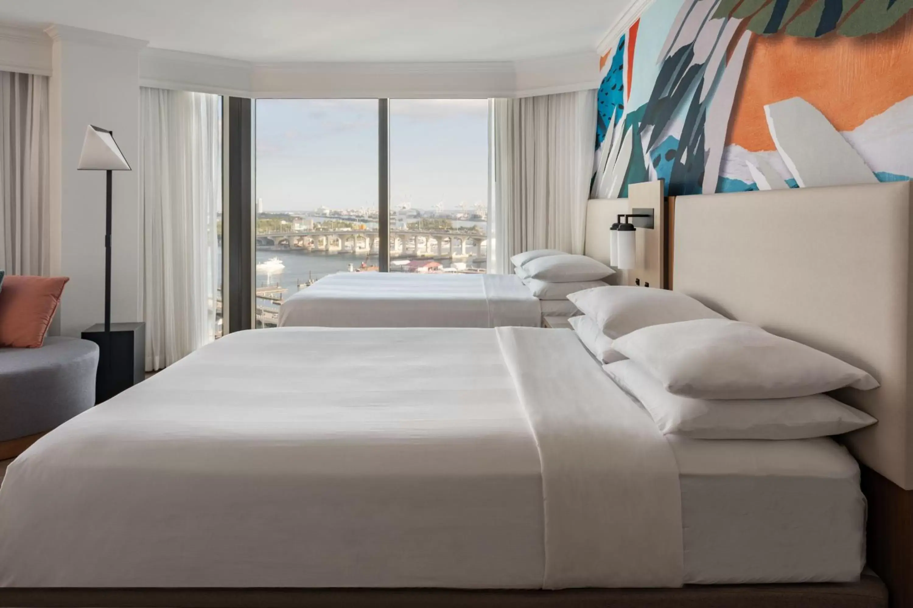 Bedroom, Bed in Miami Marriott Biscayne Bay
