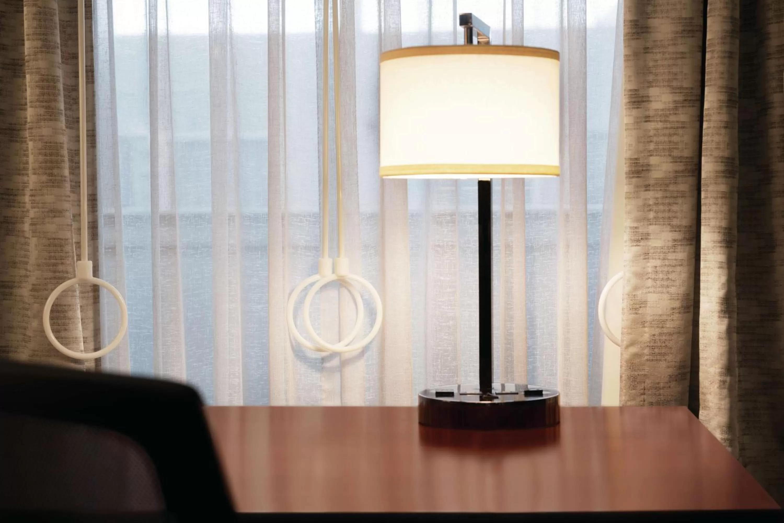 Bedroom in Embassy Suites Brunswick