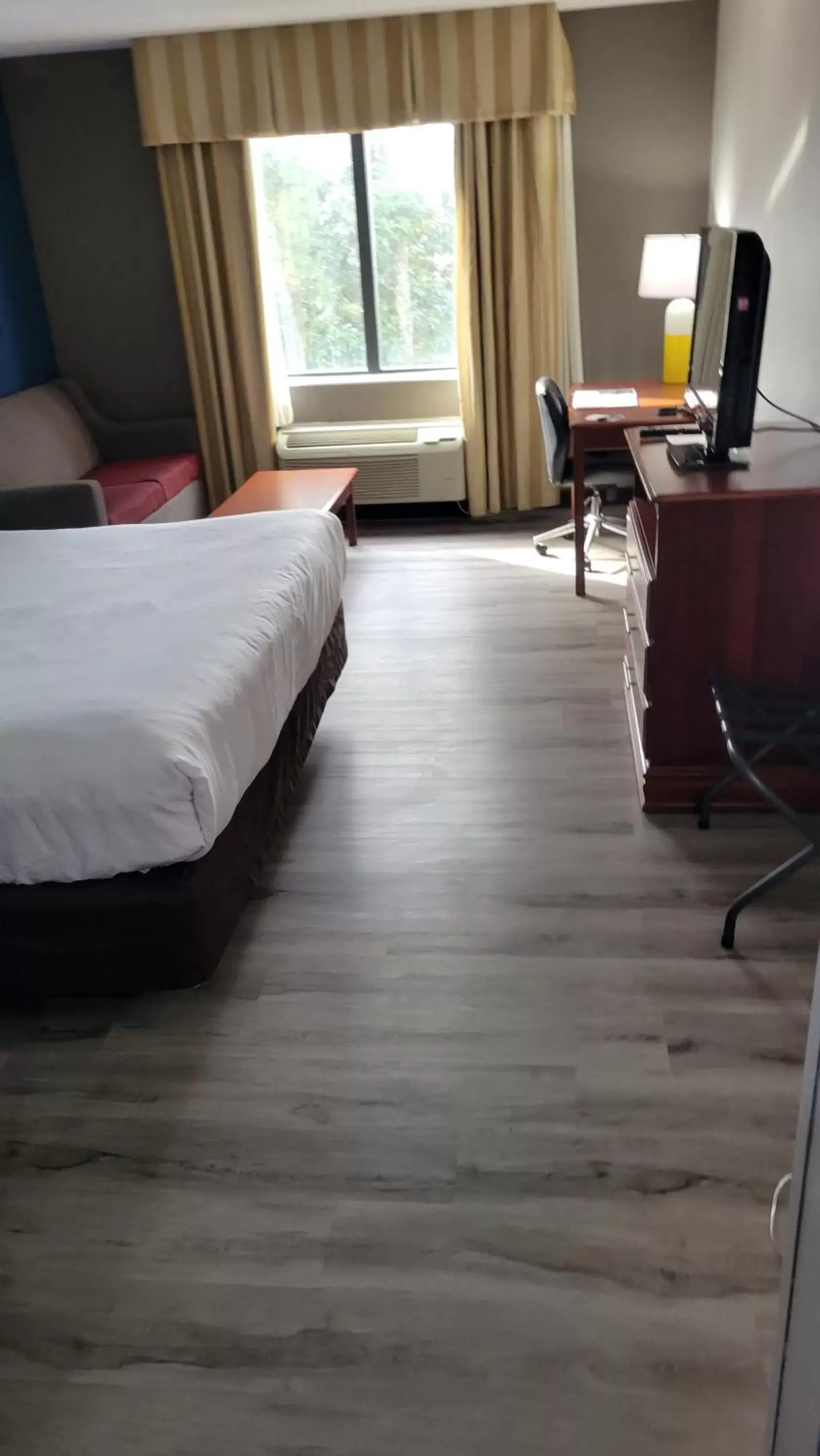 Photo of the whole room, Bed in Comfort Inn Alpharetta-Atlanta North