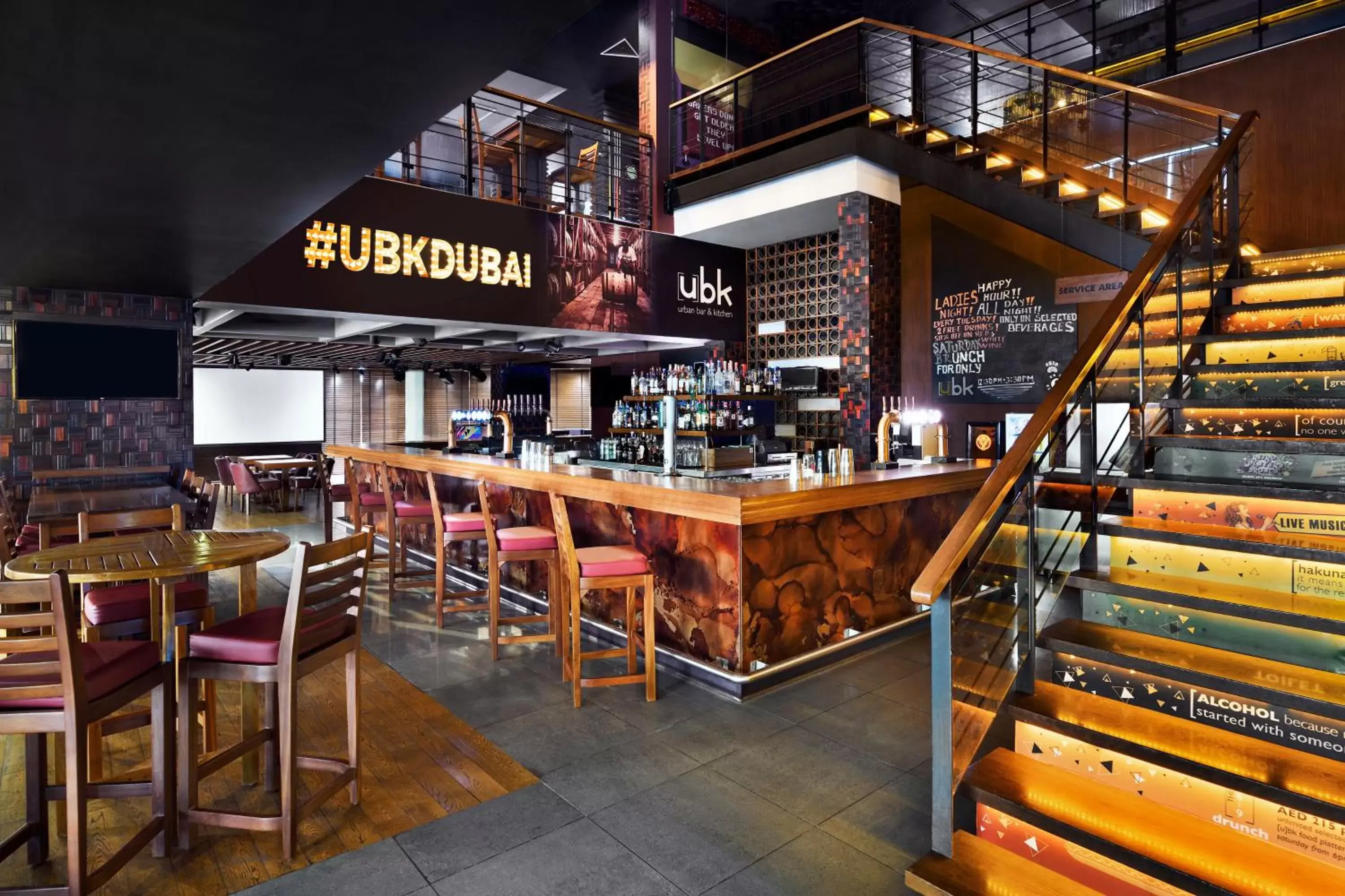 Lounge or bar, Lounge/Bar in Mövenpick Hotel Jumeirah Lakes Towers Dubai