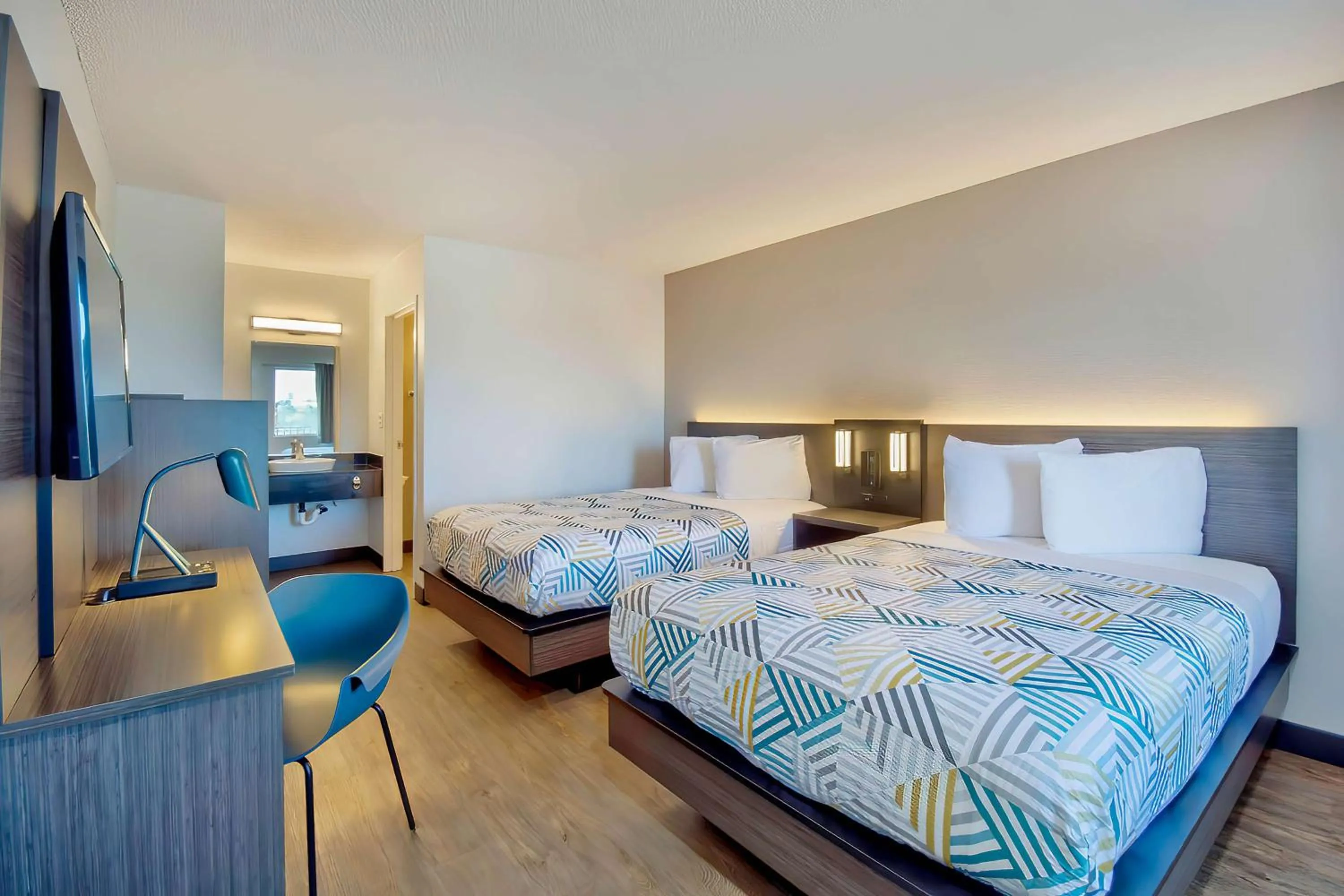 Bedroom, Bed in Motel 6-Vallejo, CA - Six Flags West