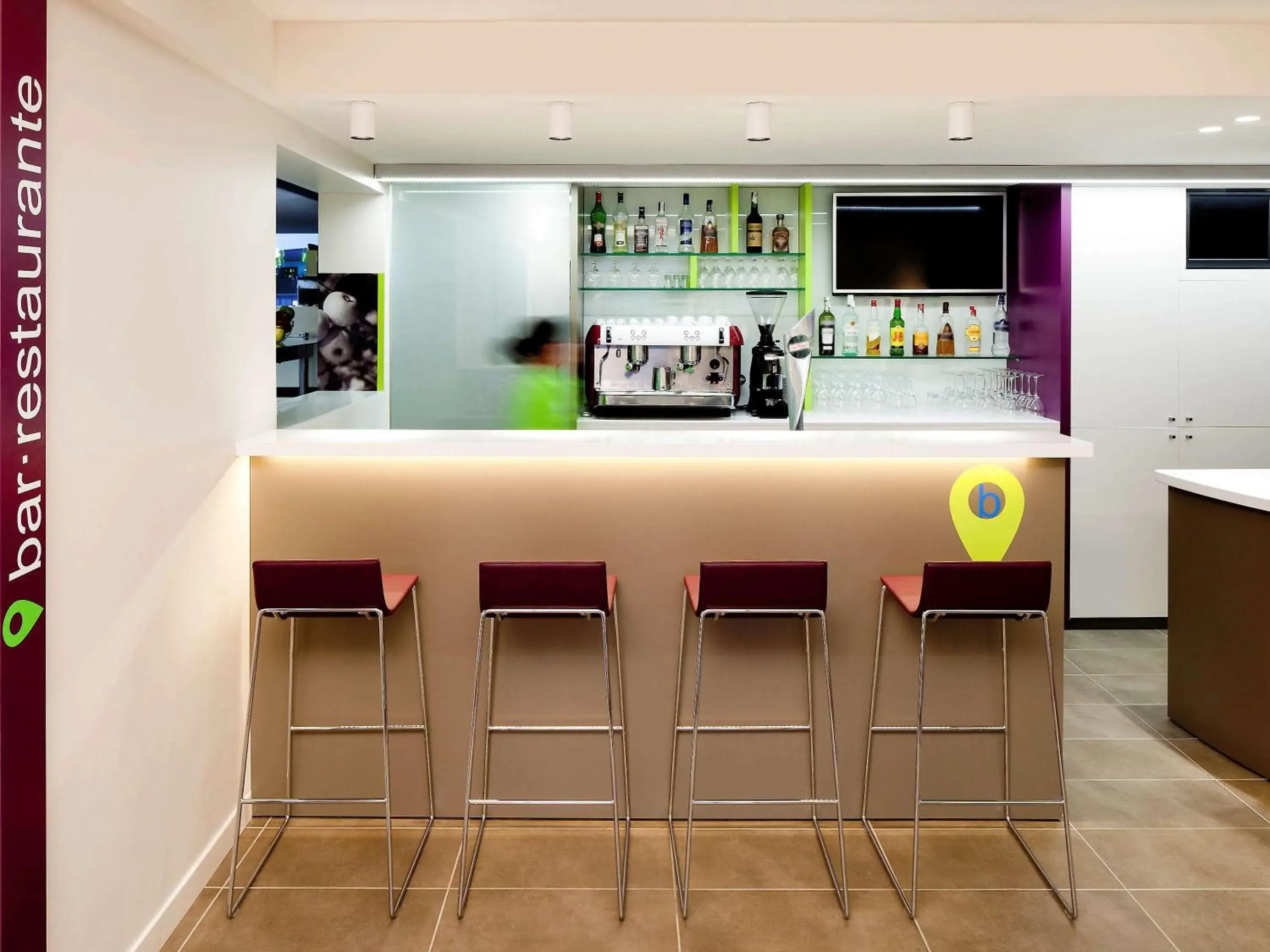 Lounge or bar in Hotel Ibis Styles Lleida Torrefarrera Lounge or bar in Hotel Ibis Styles Lleida Torrefarrera