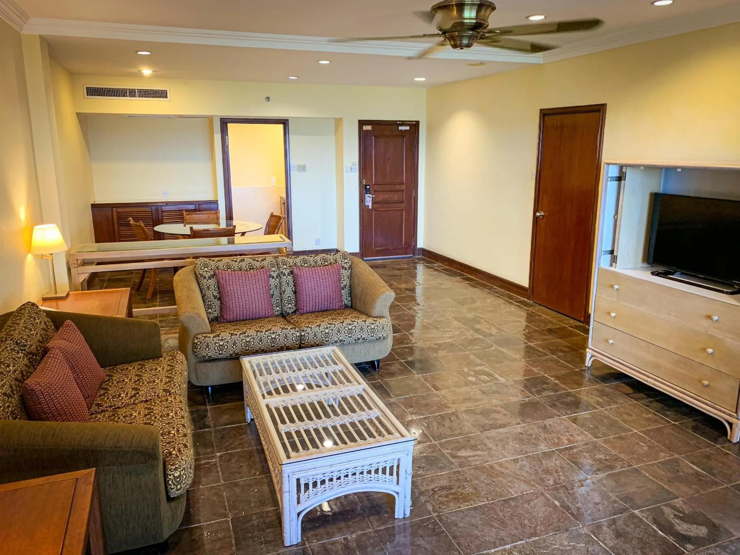 Living room in Palm Beach Resort & SPA