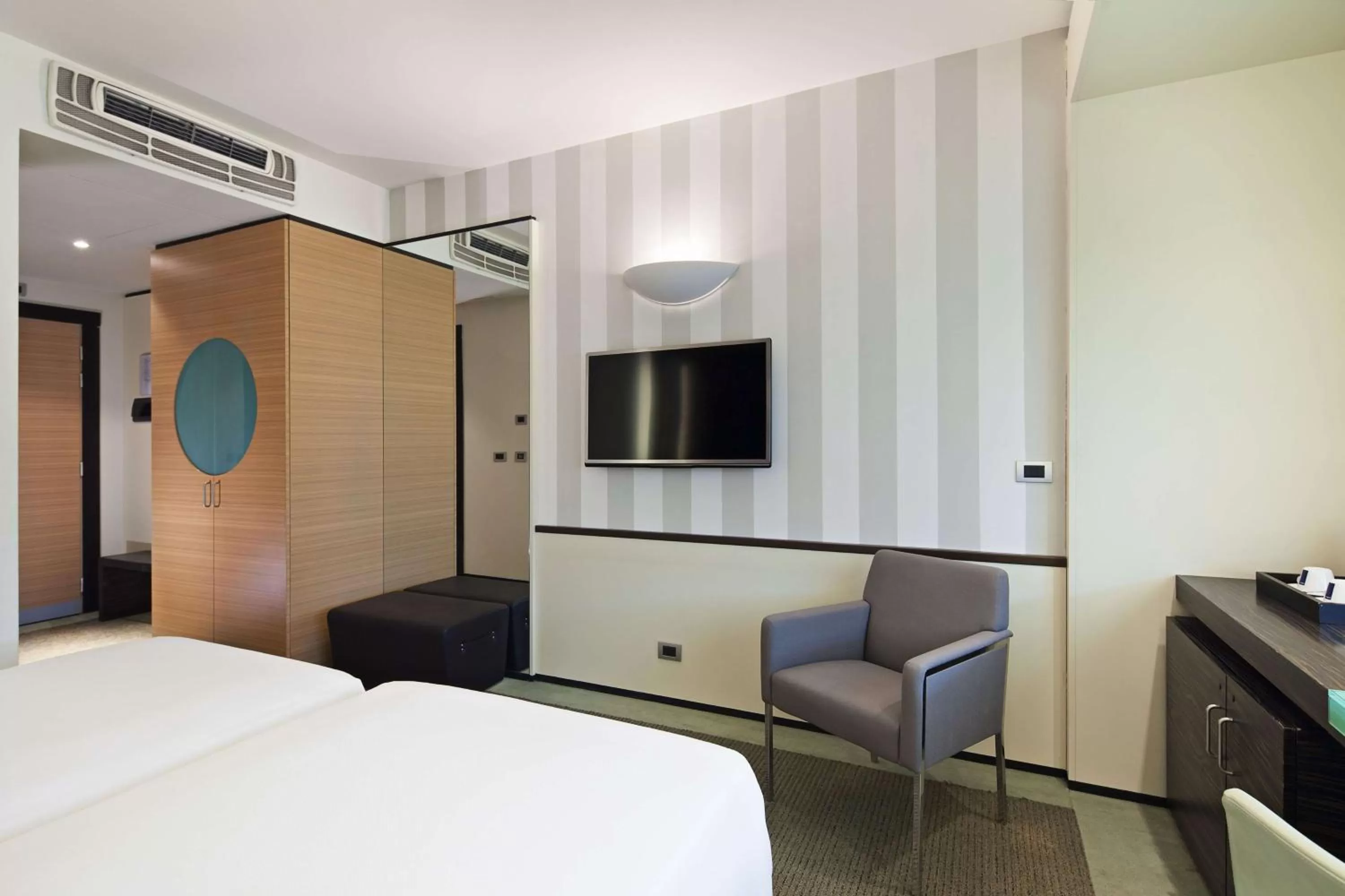 Family Connecting Room (2 Adults + 2 Children) in NH Venezia Laguna Palace