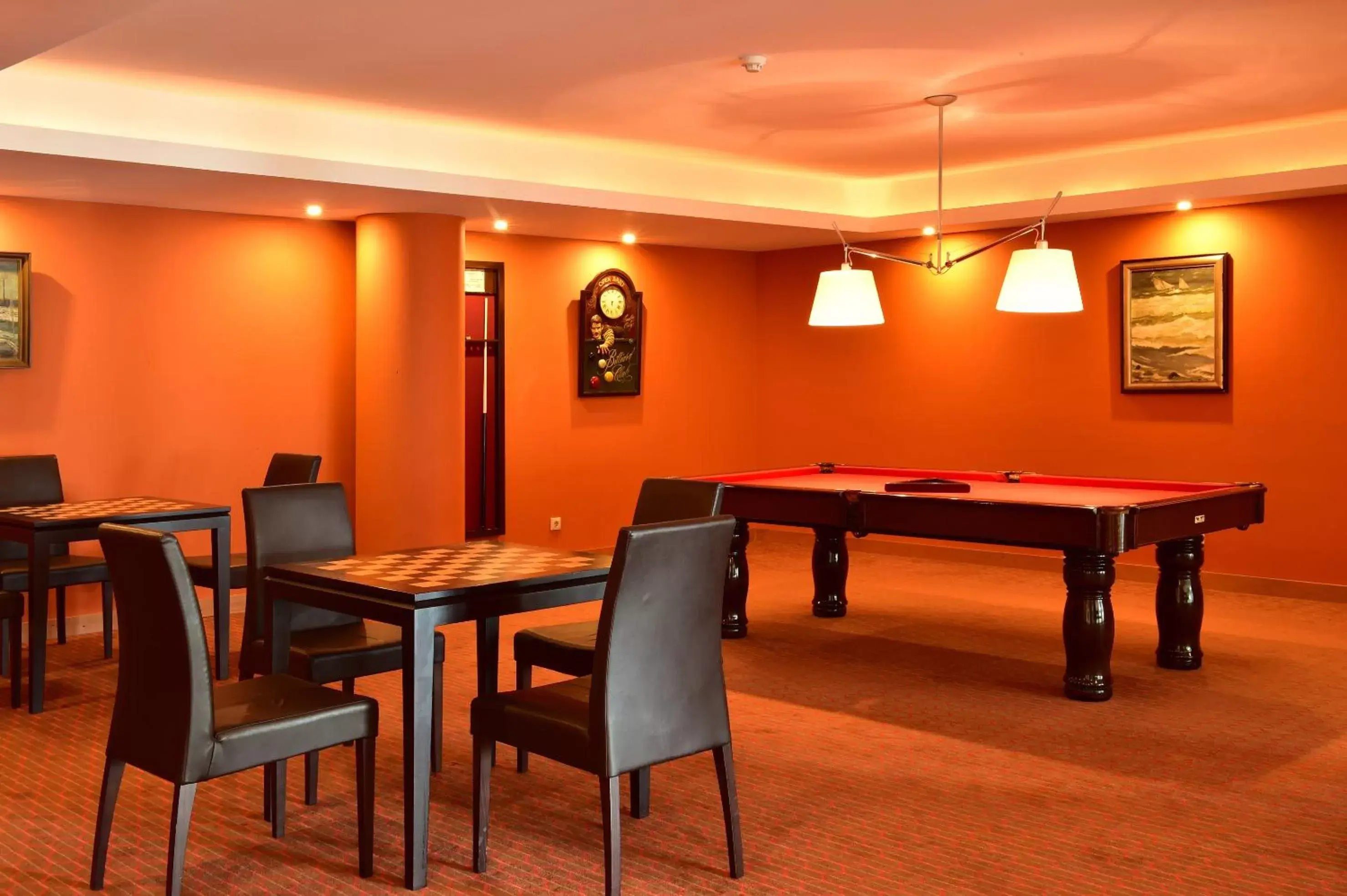 Billiard, Lounge/Bar in Pestana Promenade Ocean Resort Hotel