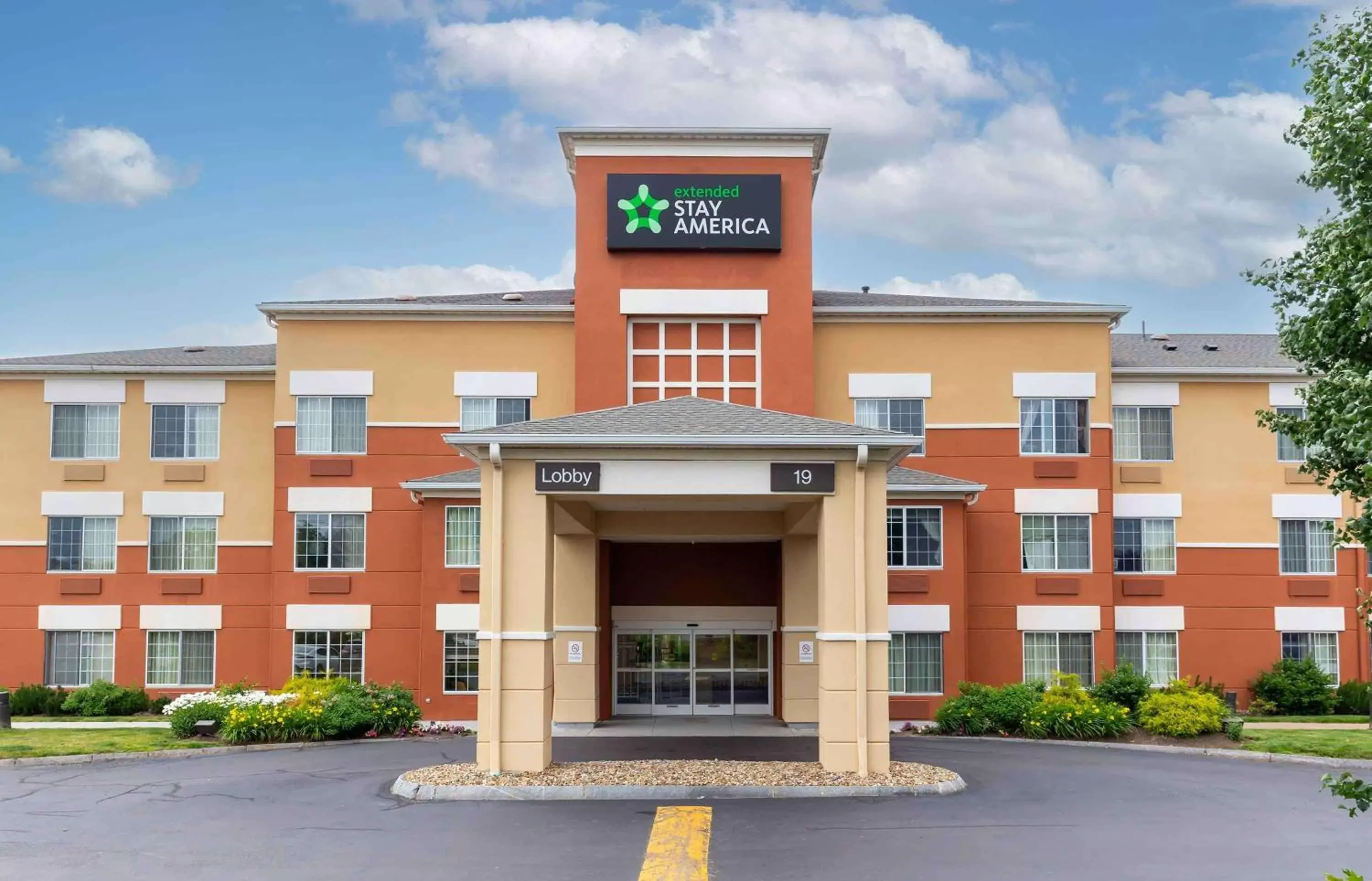 Property Building in Extended Stay America Suites - Boston - Marlborough
