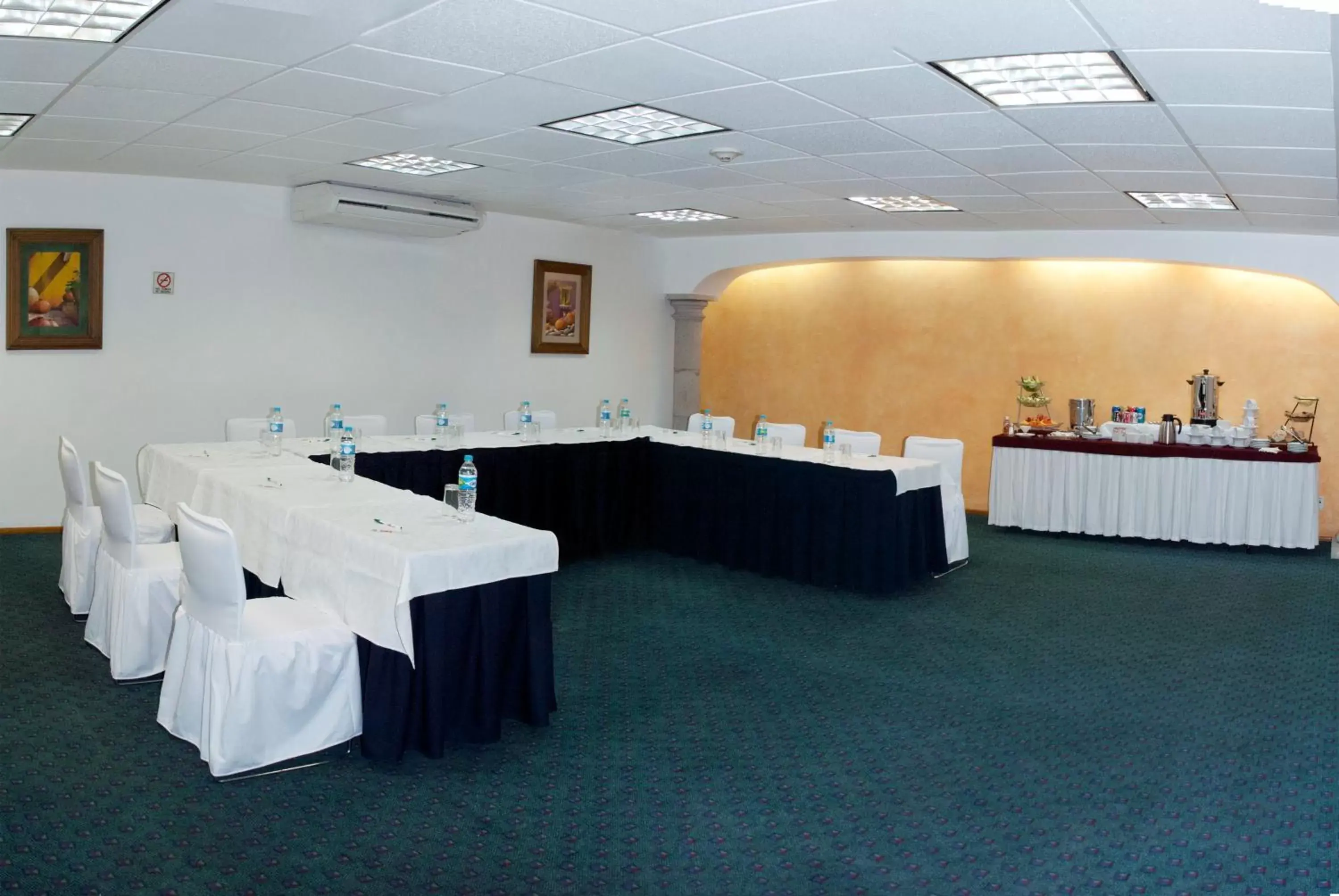 Meeting/conference room, Banquet Facilities in Hotel & Suites PF