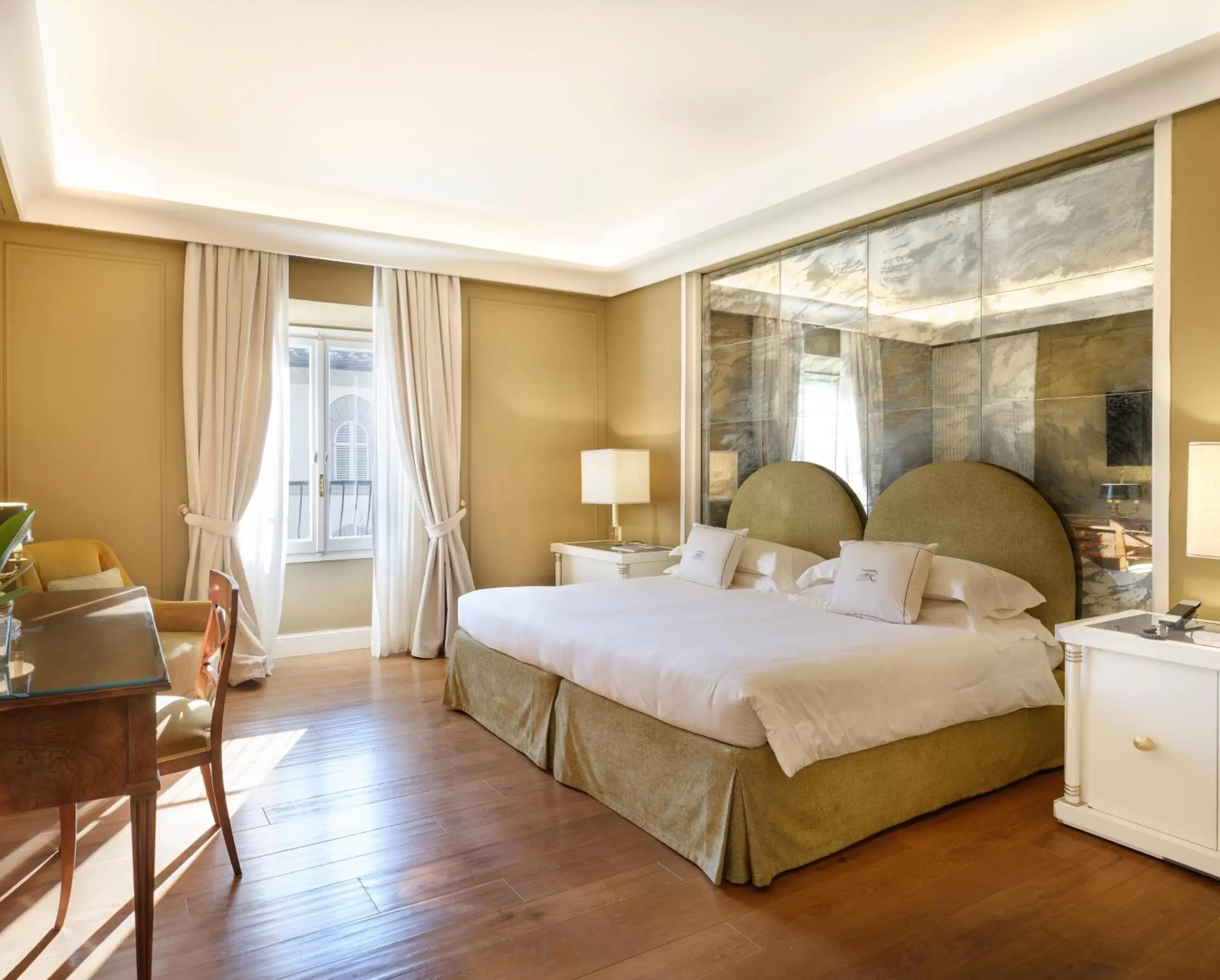 Bedroom, Bed in Hotel Regency - Small Luxury Hotels of the World