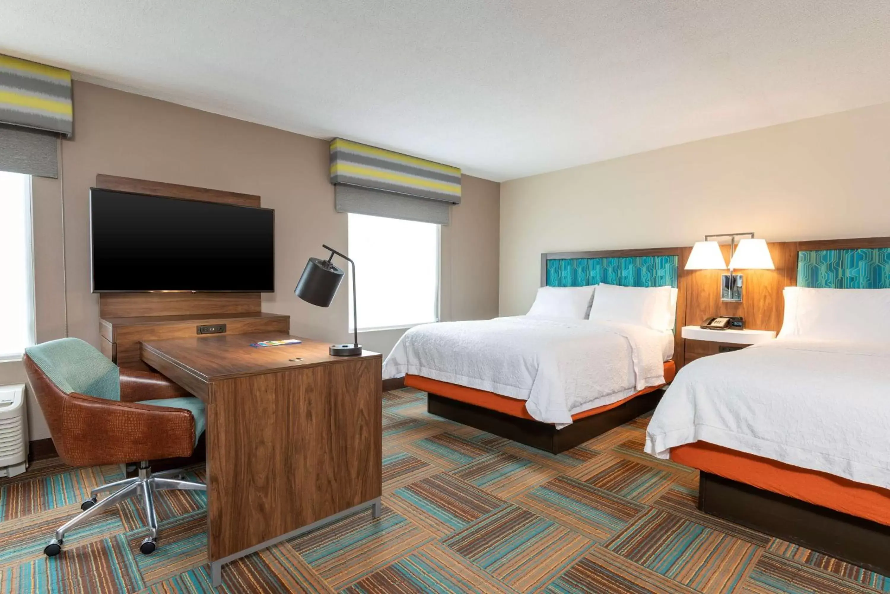 Bed in Hampton Inn & Suites Fort Myers-Colonial Boulevard