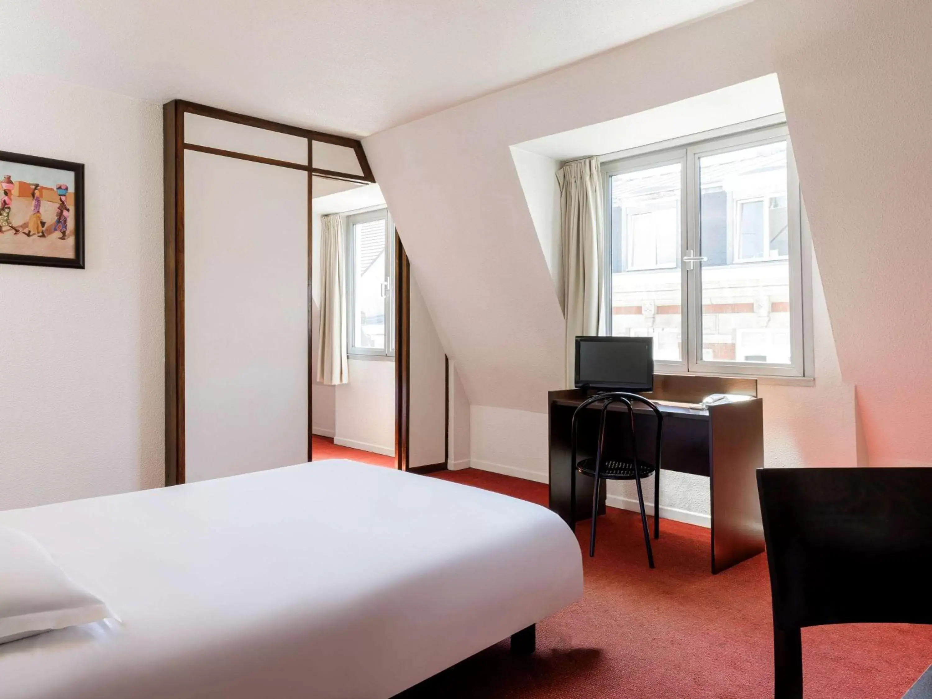 Photo of the whole room, Bed in Aparthotel Adagio Access Lille Vauban