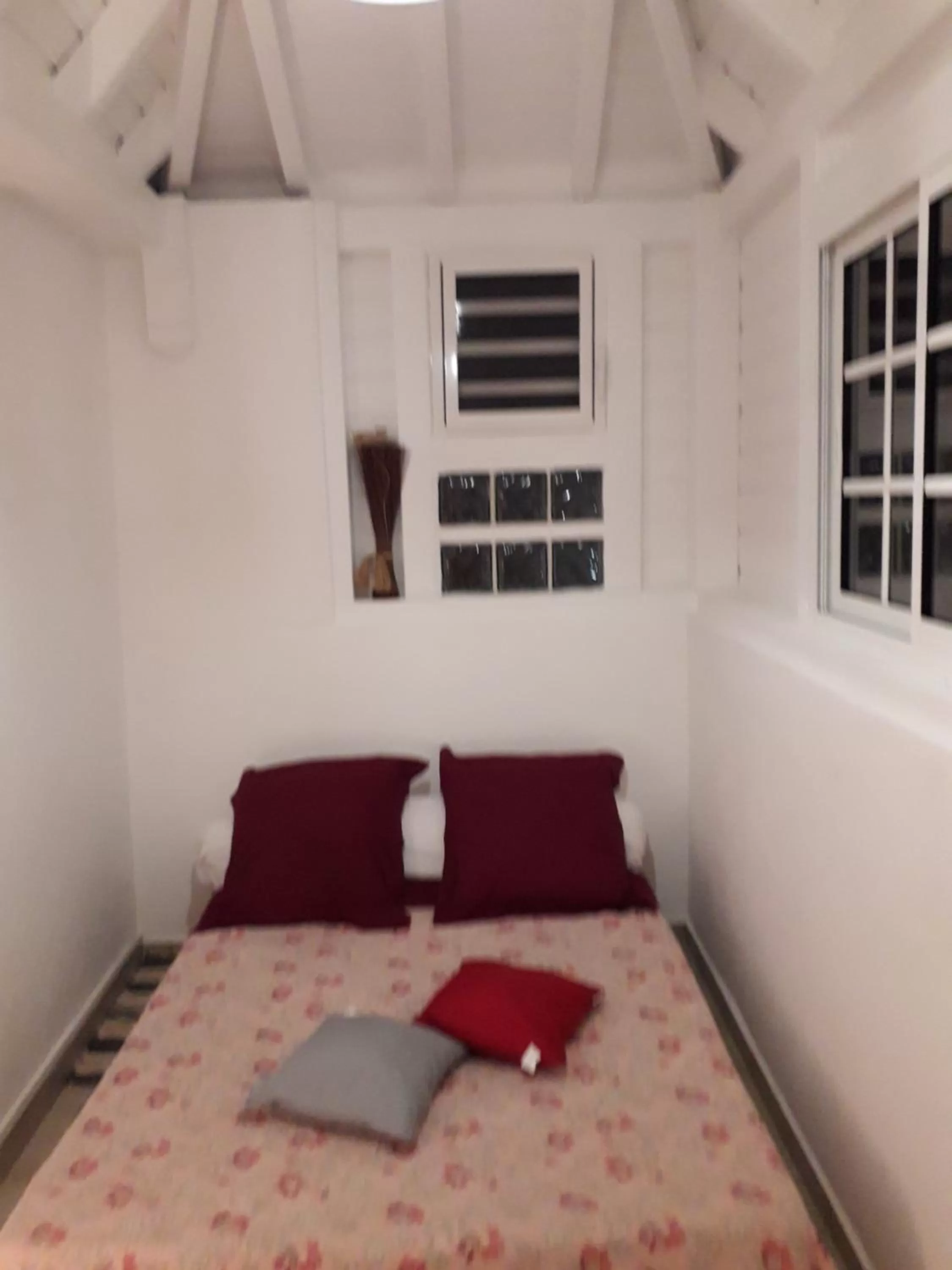 Bedroom, Bed in Le Saint Georges