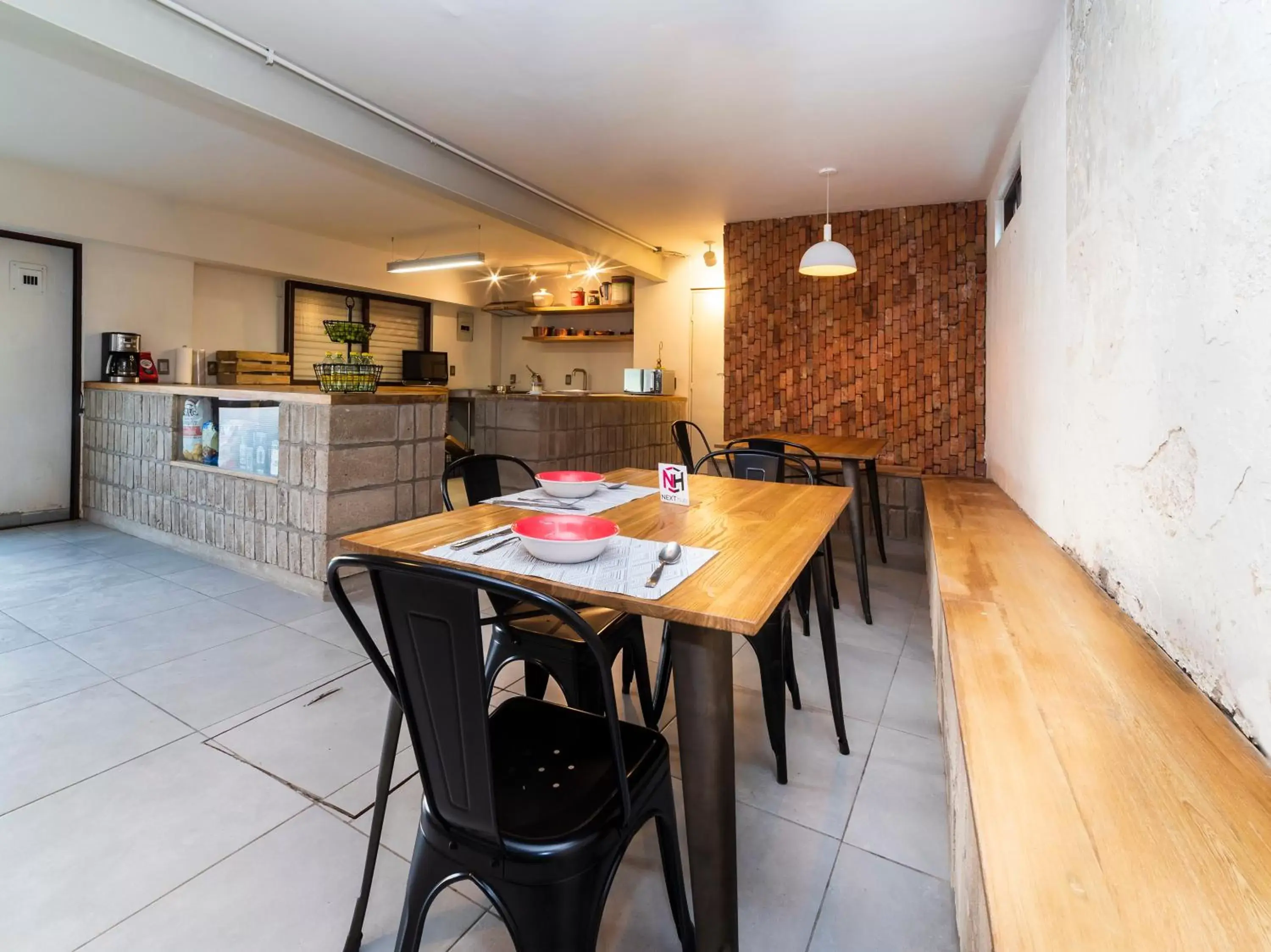 Communal kitchen, Dining Area in Hotel NEXT