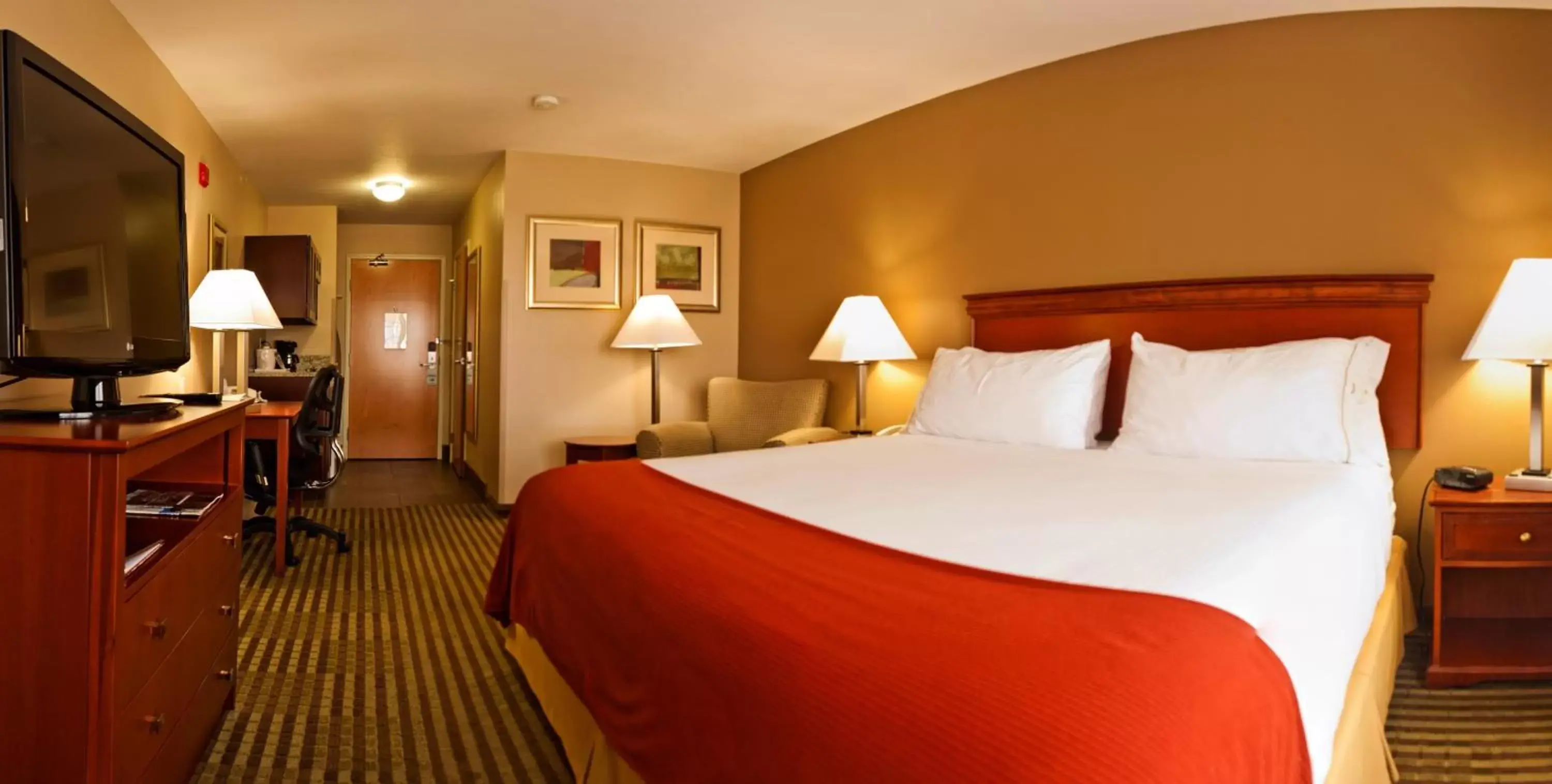 Photo of the whole room, Bed in Holiday Inn Express Walla Walla by IHG Photo of the whole room, Bed in Holiday Inn Express Walla Walla by IHG
