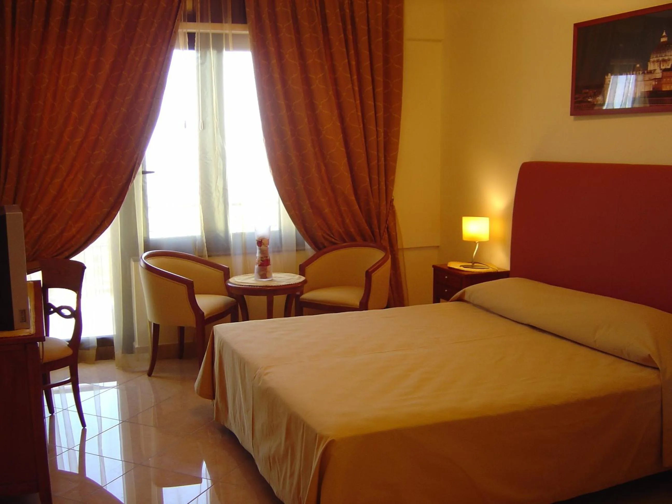 Day, Bed in Ranch Palace Hotel