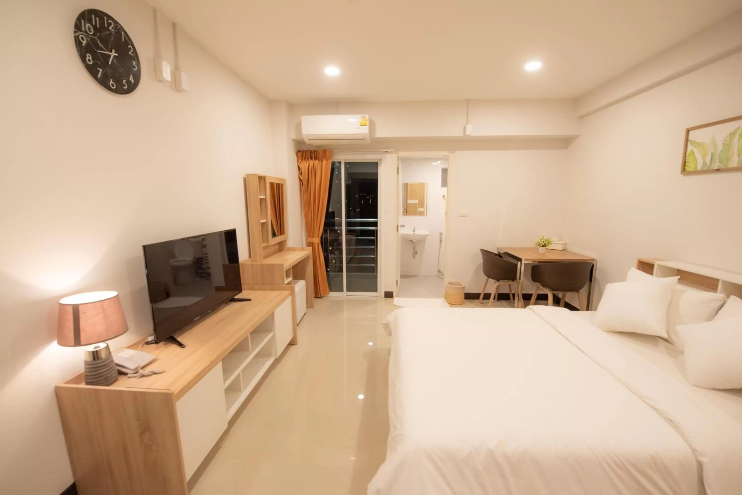 Bedroom, Bed in U Sabai Hotel Bangkok