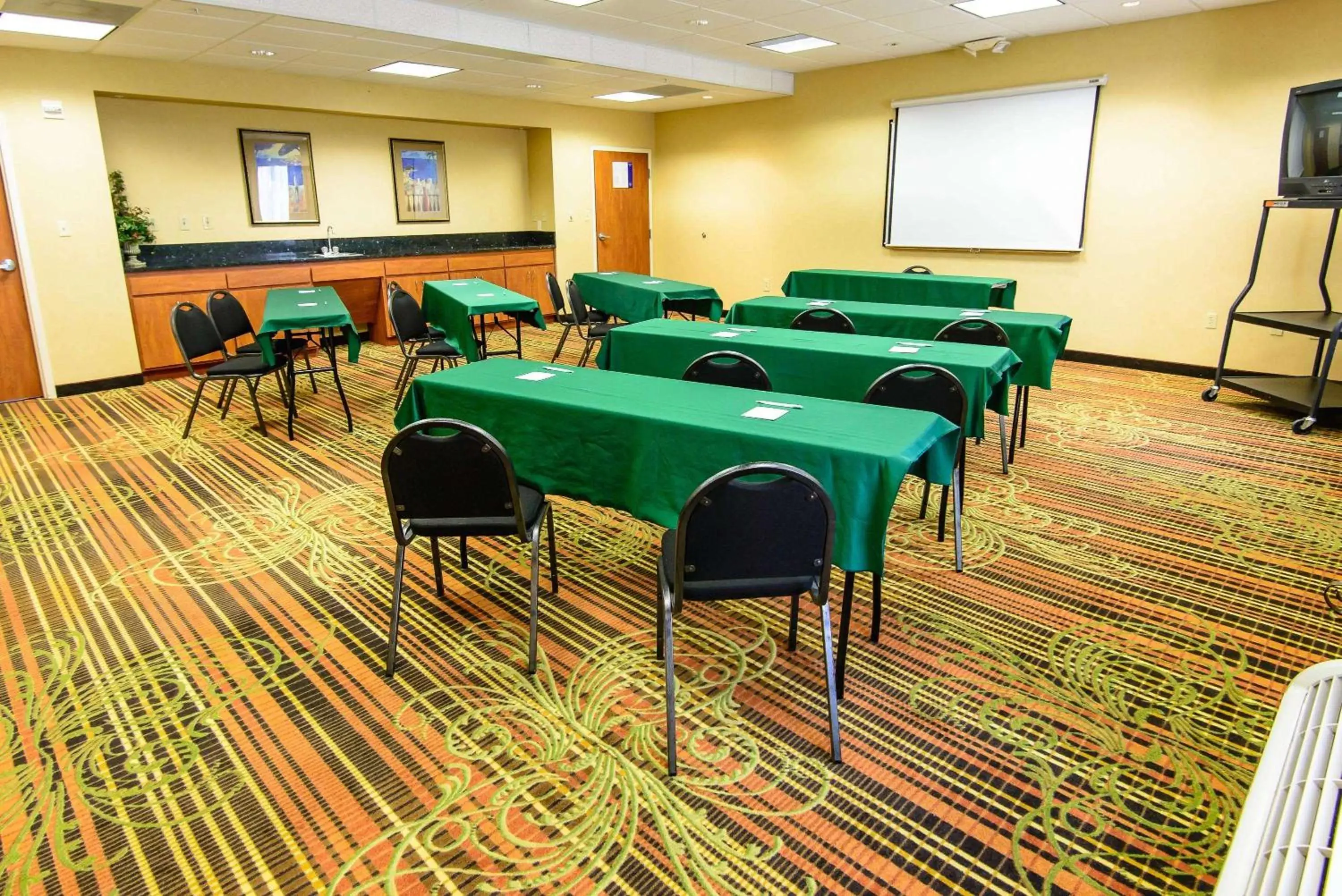 Meeting/conference room in Hampton Inn Houston-Pearland, TX
