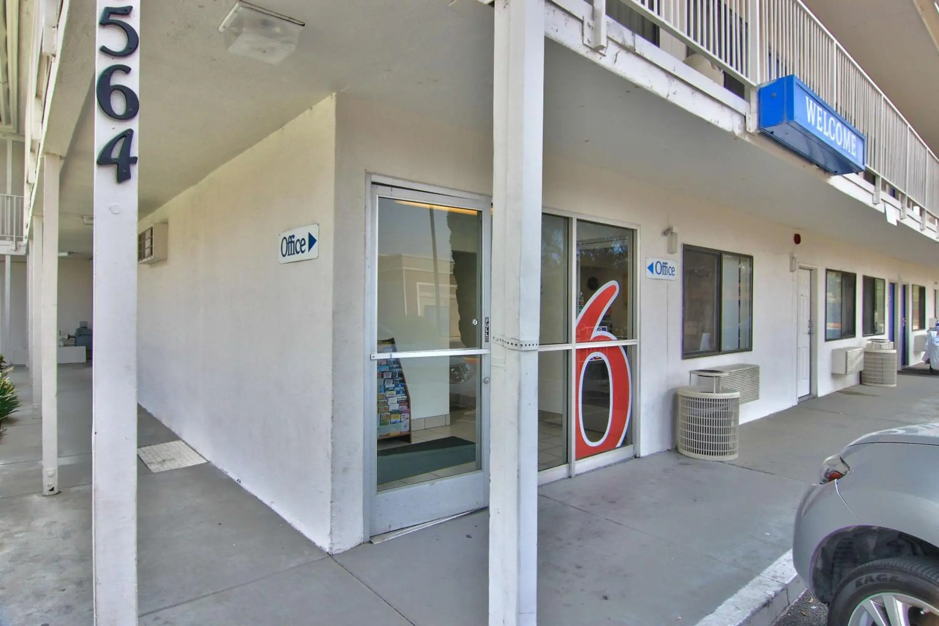 Property building in Motel 6-Woodland, CA Sacramento Airport Property building in Motel 6-Woodland, CA Sacramento Airport