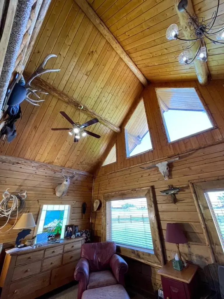 Seating Area in Sportsman Lodge Melrose MT