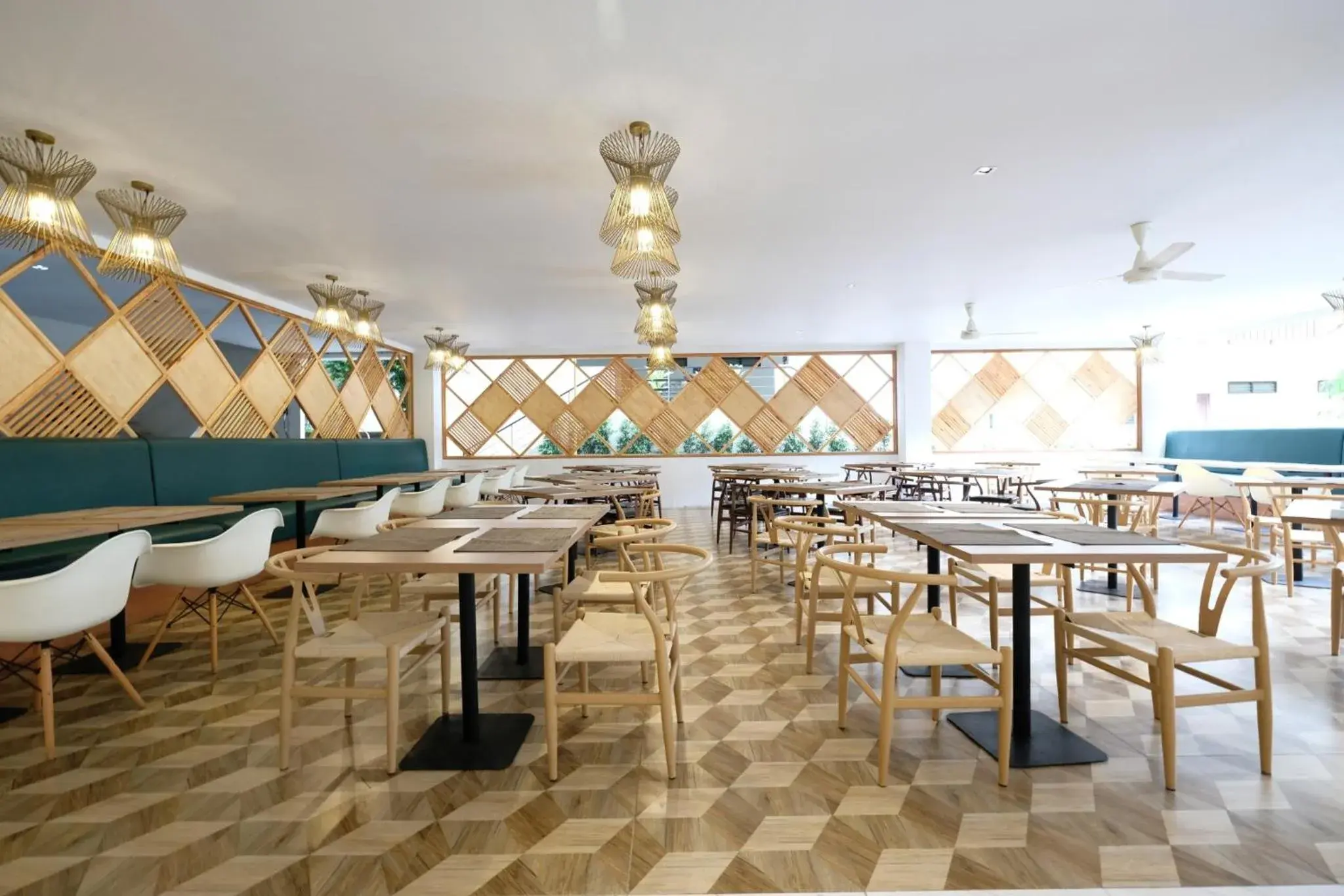 Restaurant/places to eat in Wongamat Privacy Residence, Pattaya Restaurant/places to eat in Wongamat Privacy Residence, Pattaya